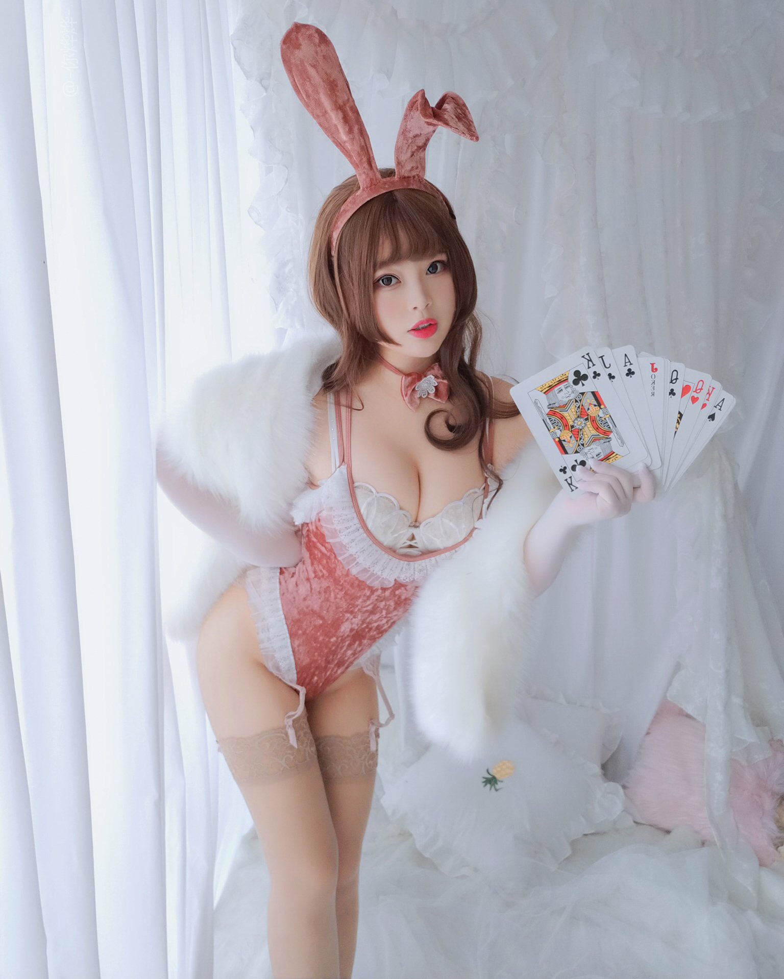 Bai Ye - Casino Girl