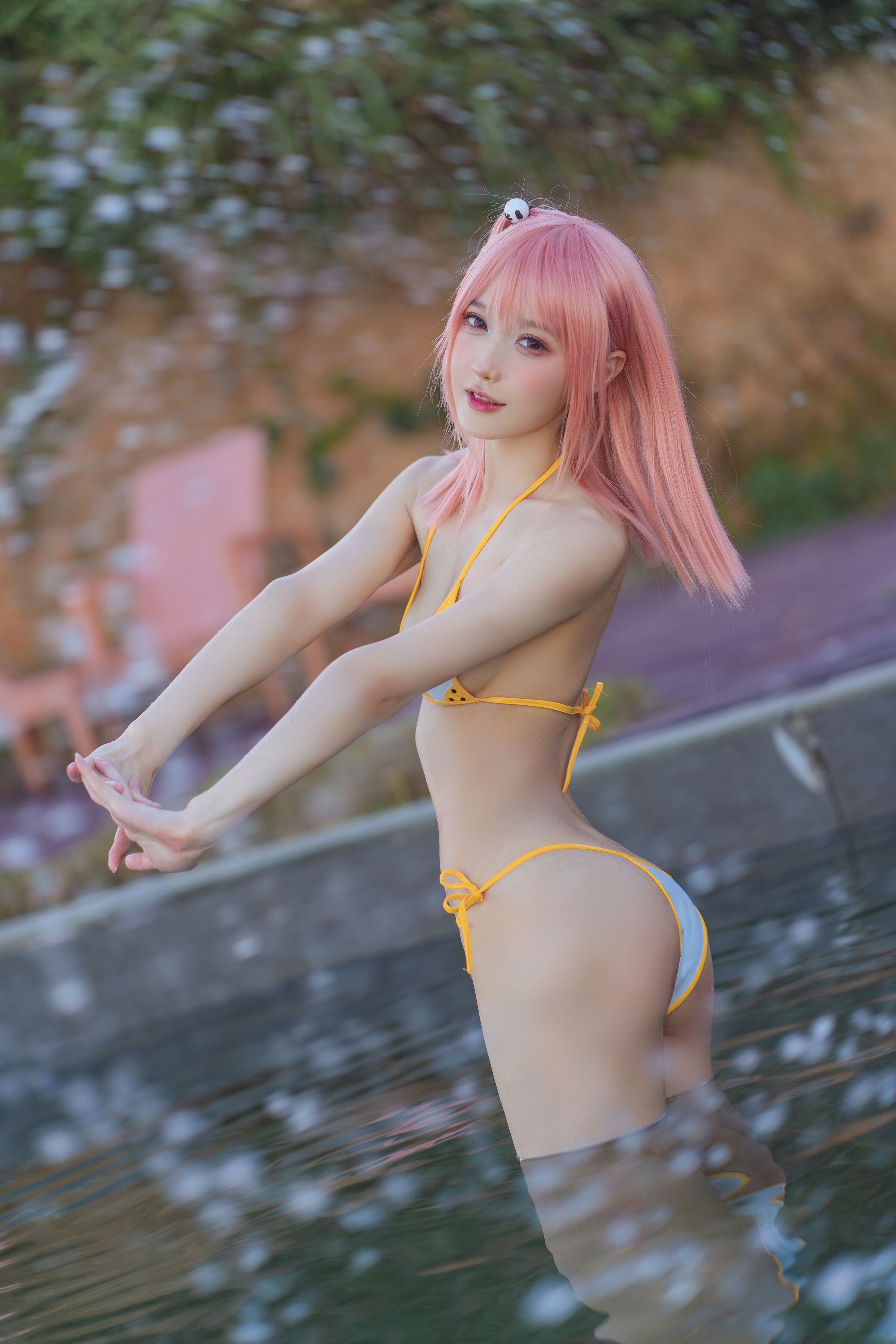 อาเปาก็เป็นกระต่ายสาวเช่นกัน เดดออร์อะไลฟ์ คอลแลบกับอาชูร์เลน ซุ่ยเซียงชุดว่ายน้ำ