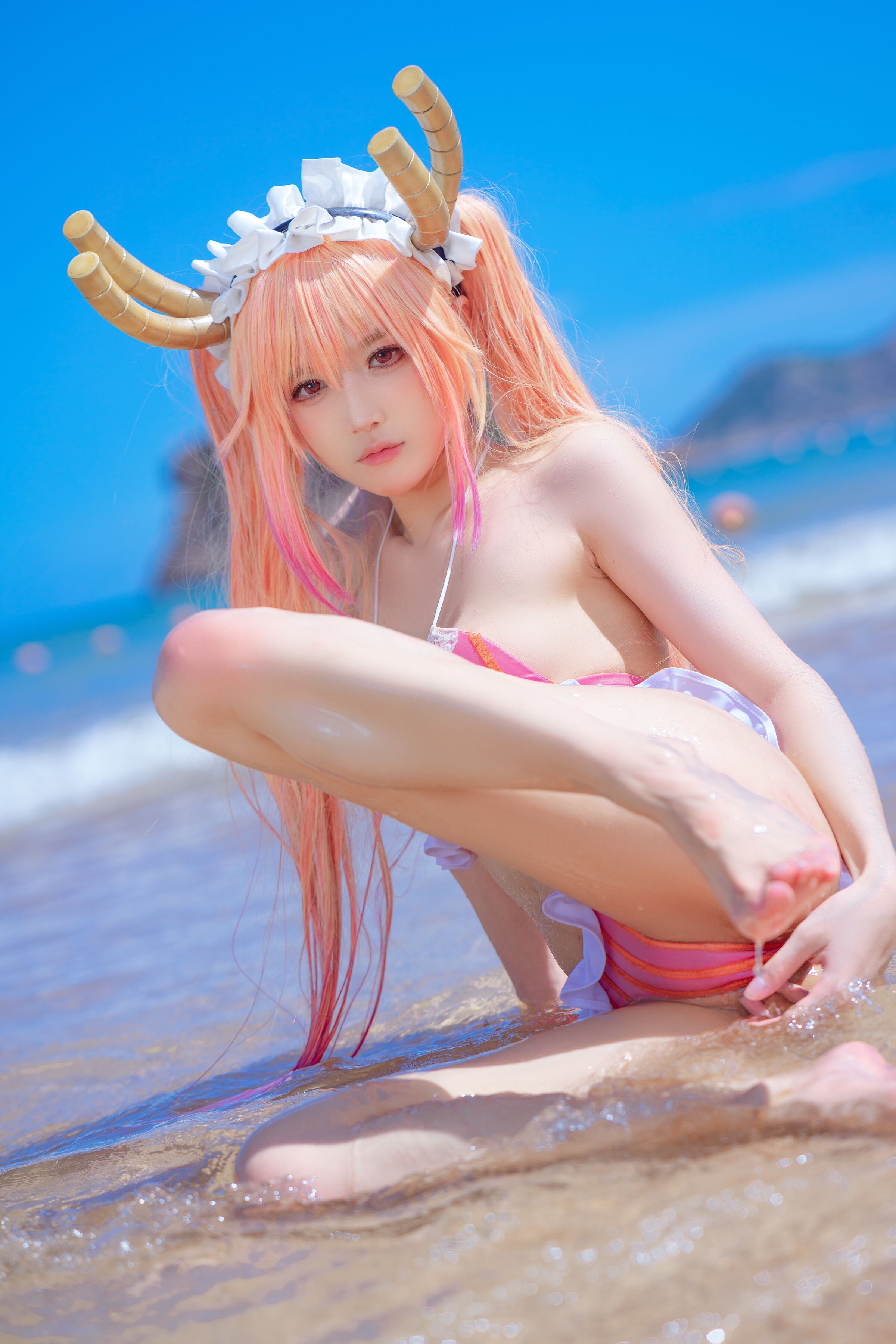 A Bao cũng là cô gái thỏ. Hình ảnh thuyền trưởng tháng 10. Bộ đồ bơi của Dragon Maid ~ Dragon Maid của nhà Kobayashi.