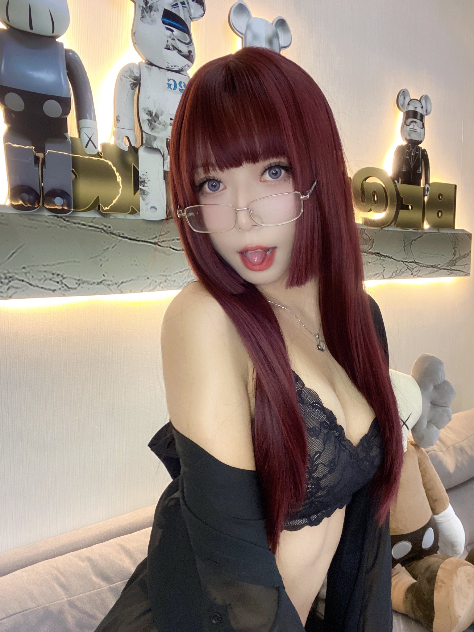 tiền Lạnh Lạnh — áo sơ mi đen