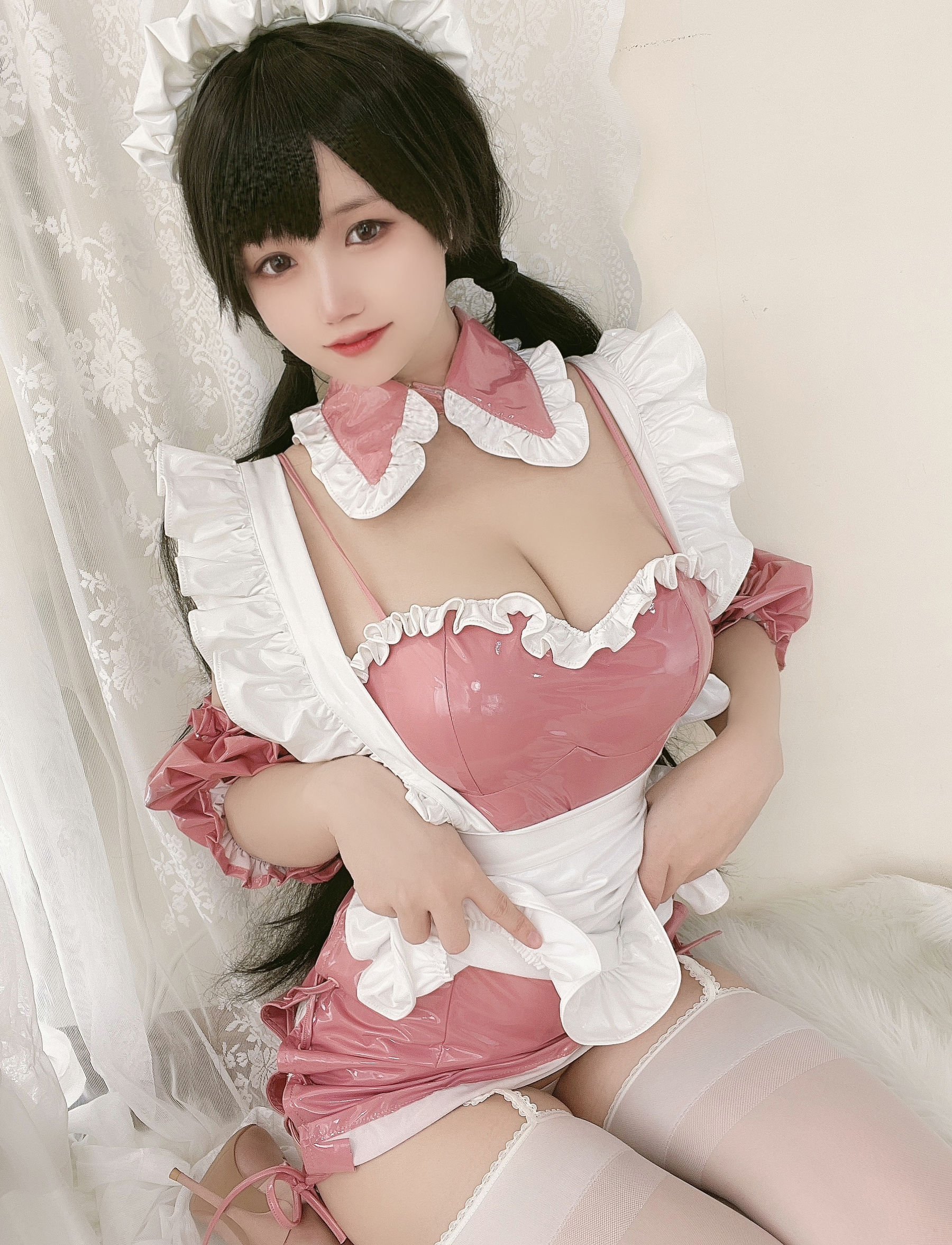 Ogura Chiyo w] Nữ hầu da sơn màu hồng