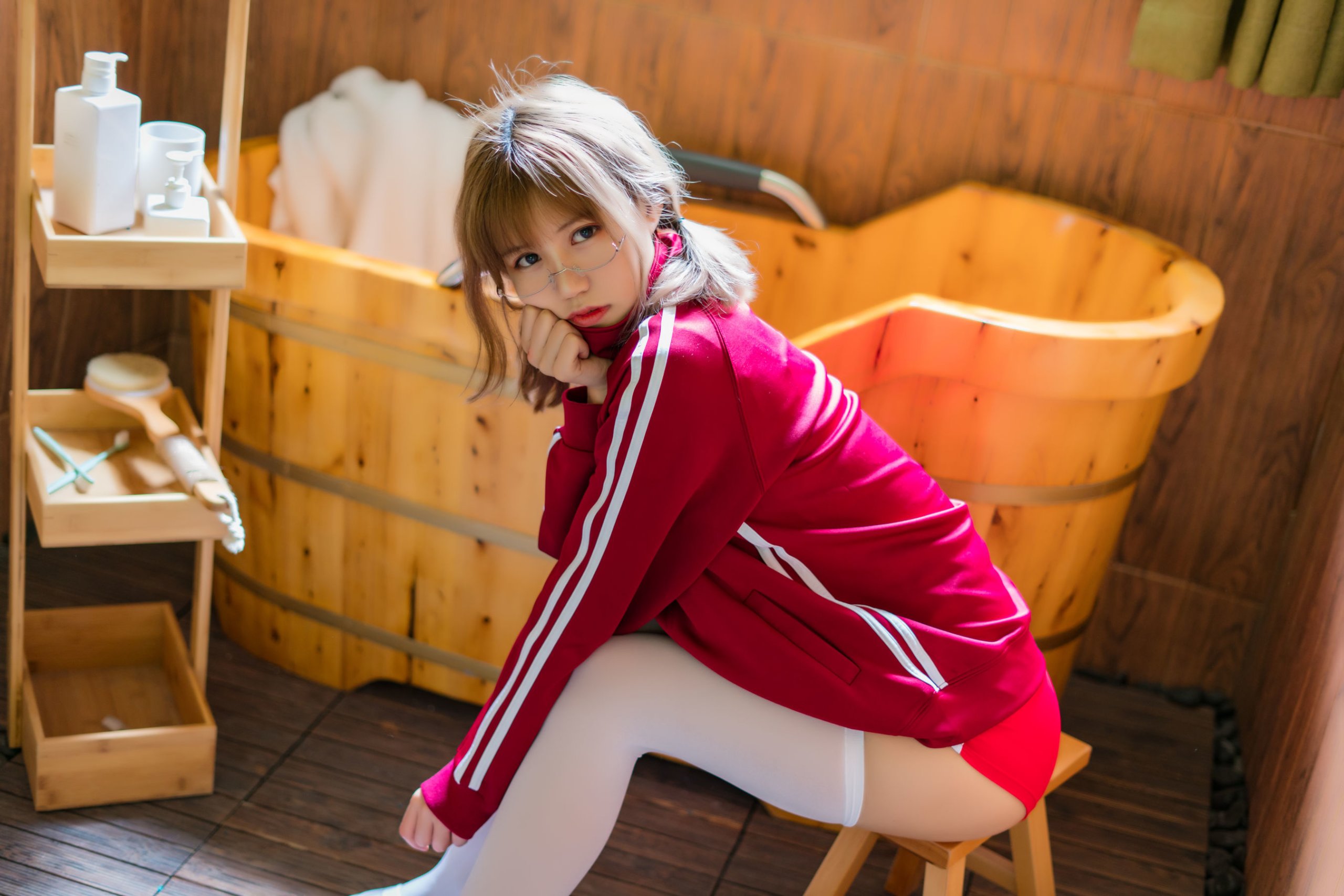 小倉千代w] 紅色體操服