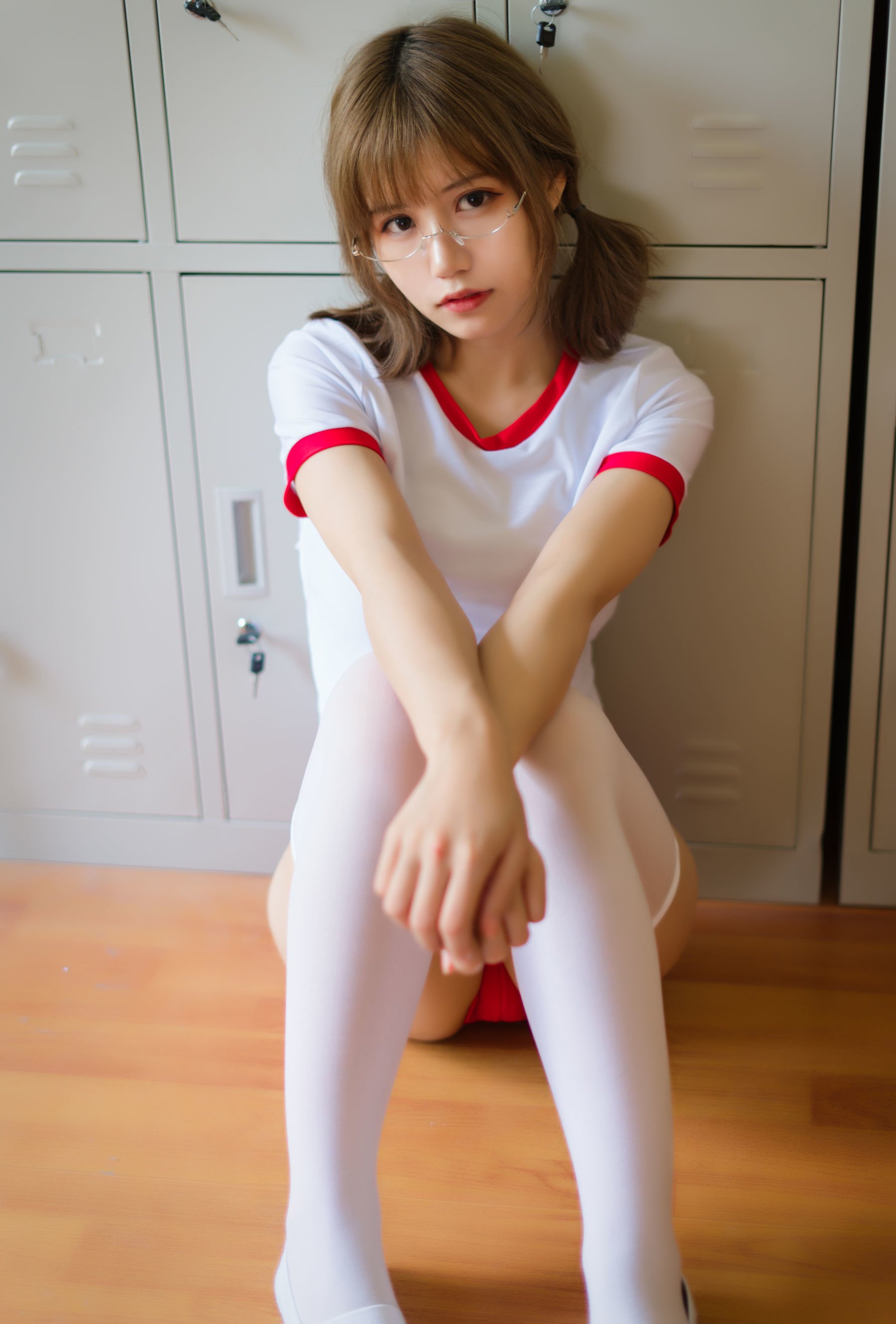 小倉千代w] 紅色體操服
