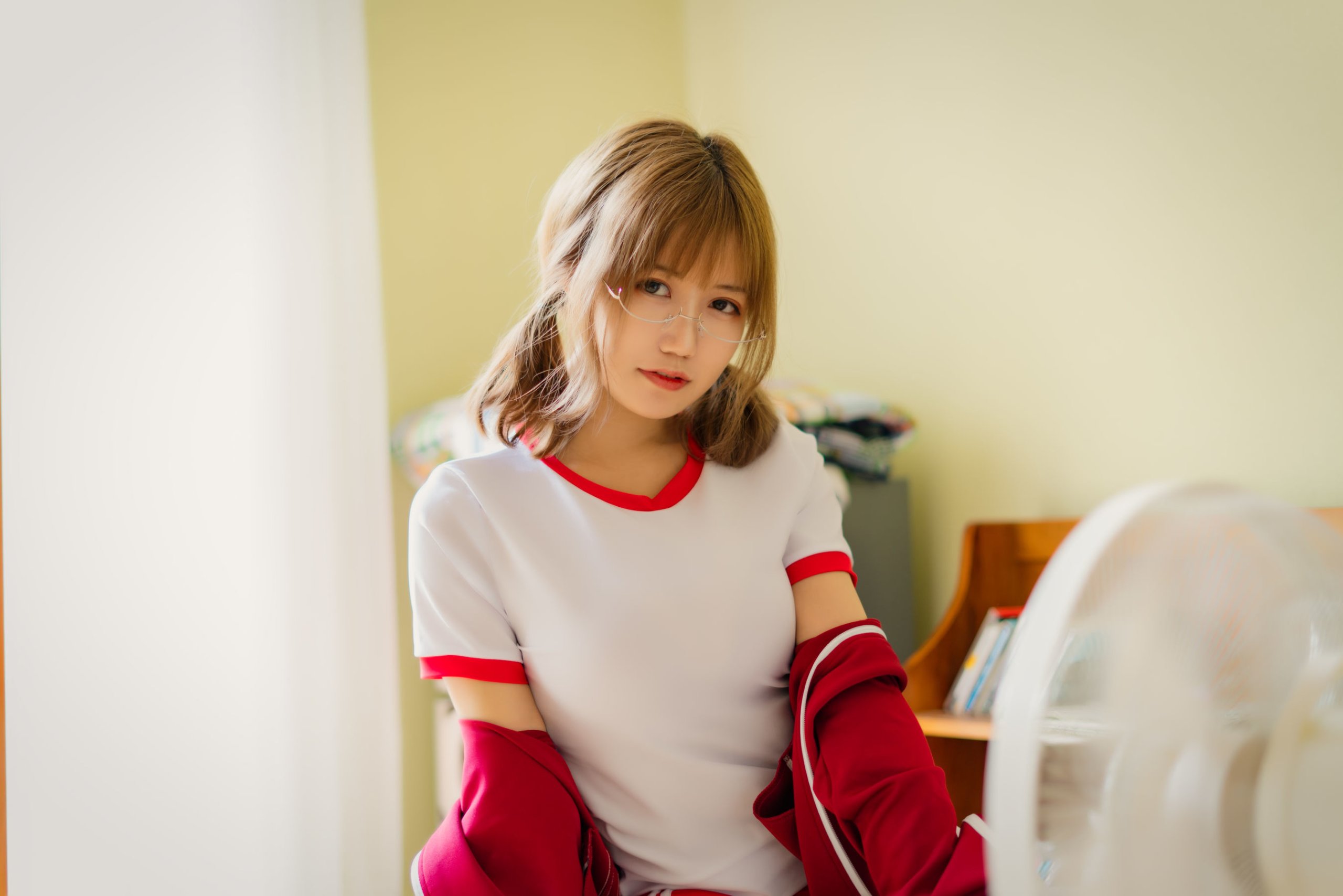 小倉千代w] 紅色體操服