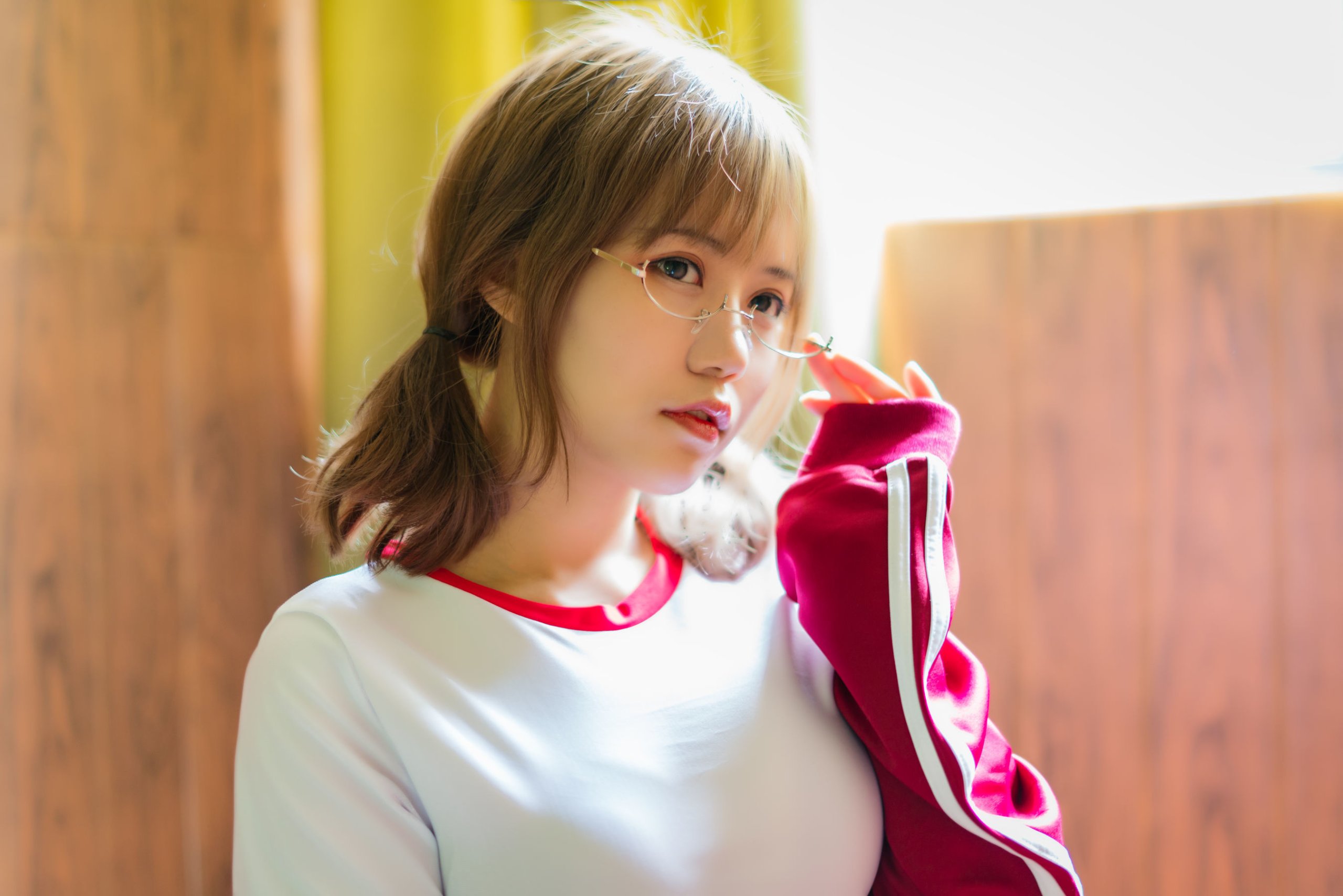 小倉千代w] 紅色體操服