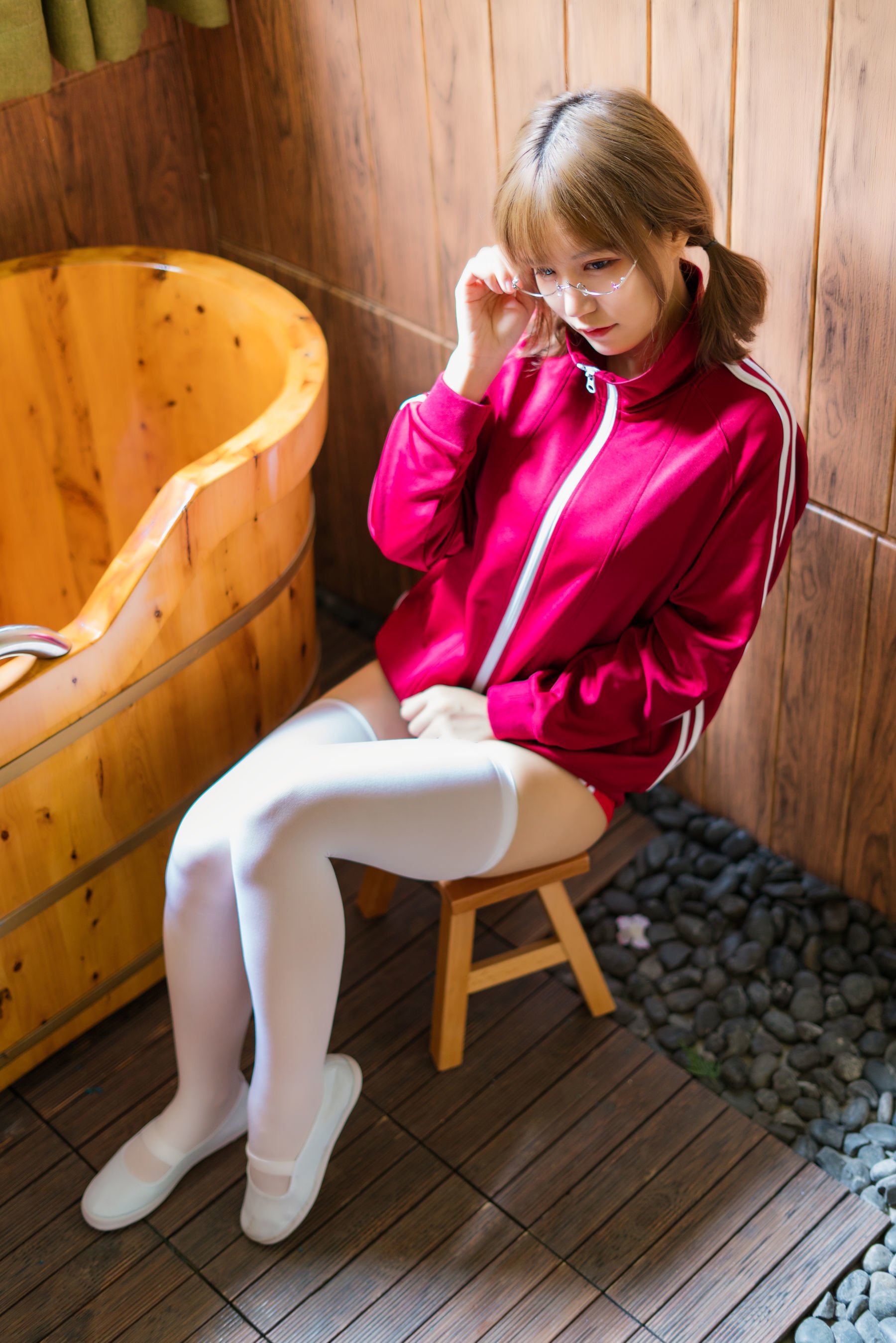 小倉千代w] 紅色體操服