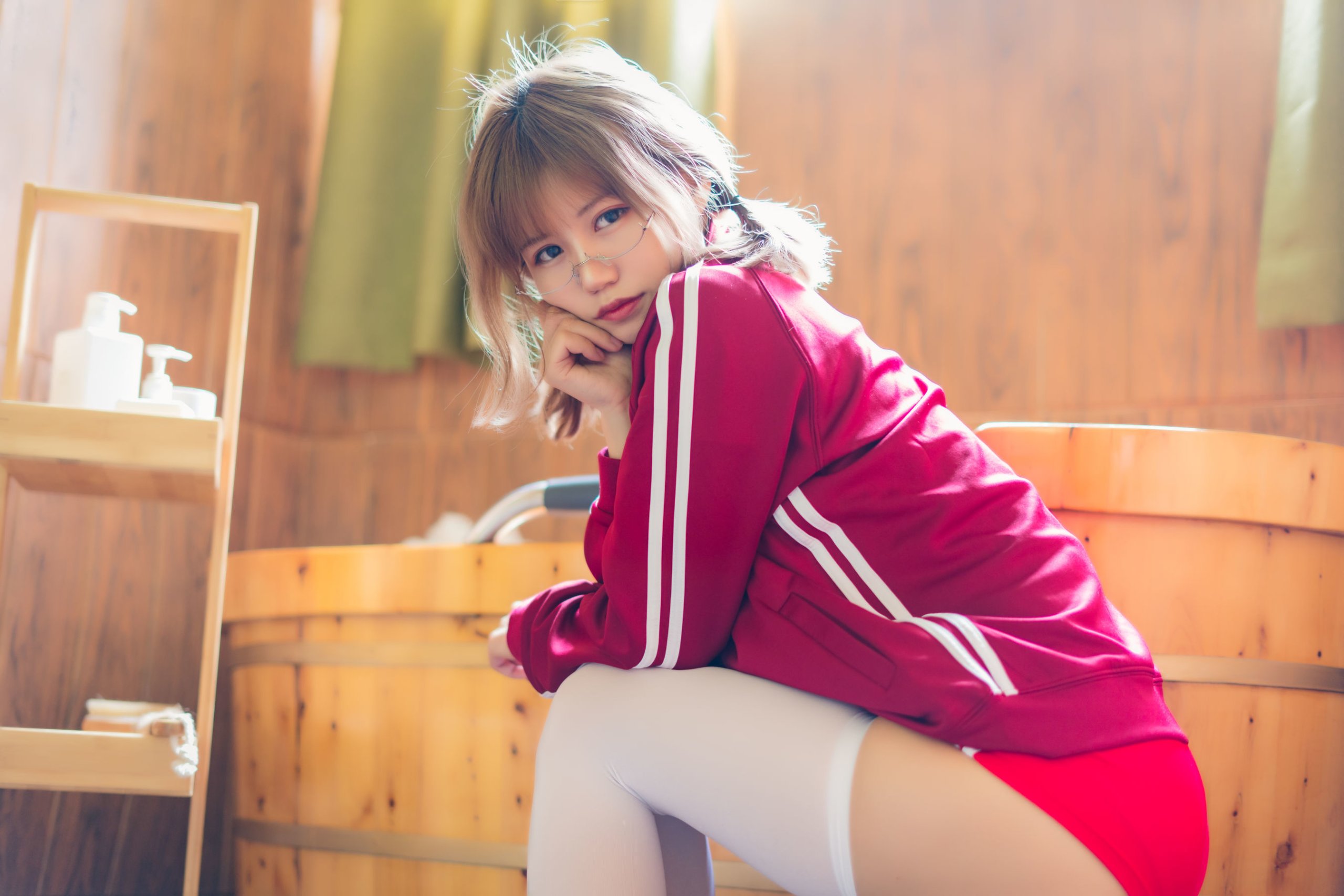 小倉千代w] 紅色體操服