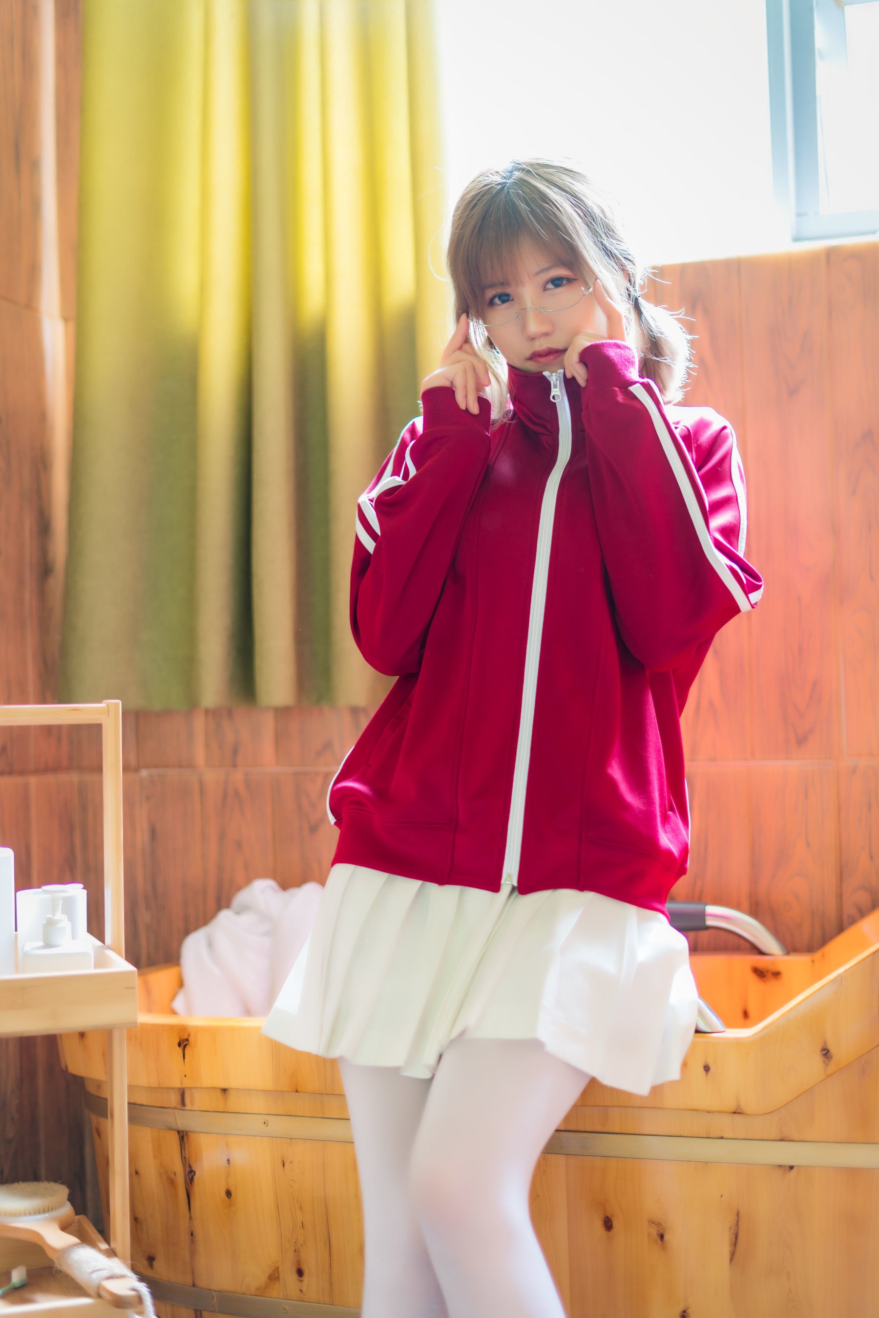 小倉千代w] 紅色體操服