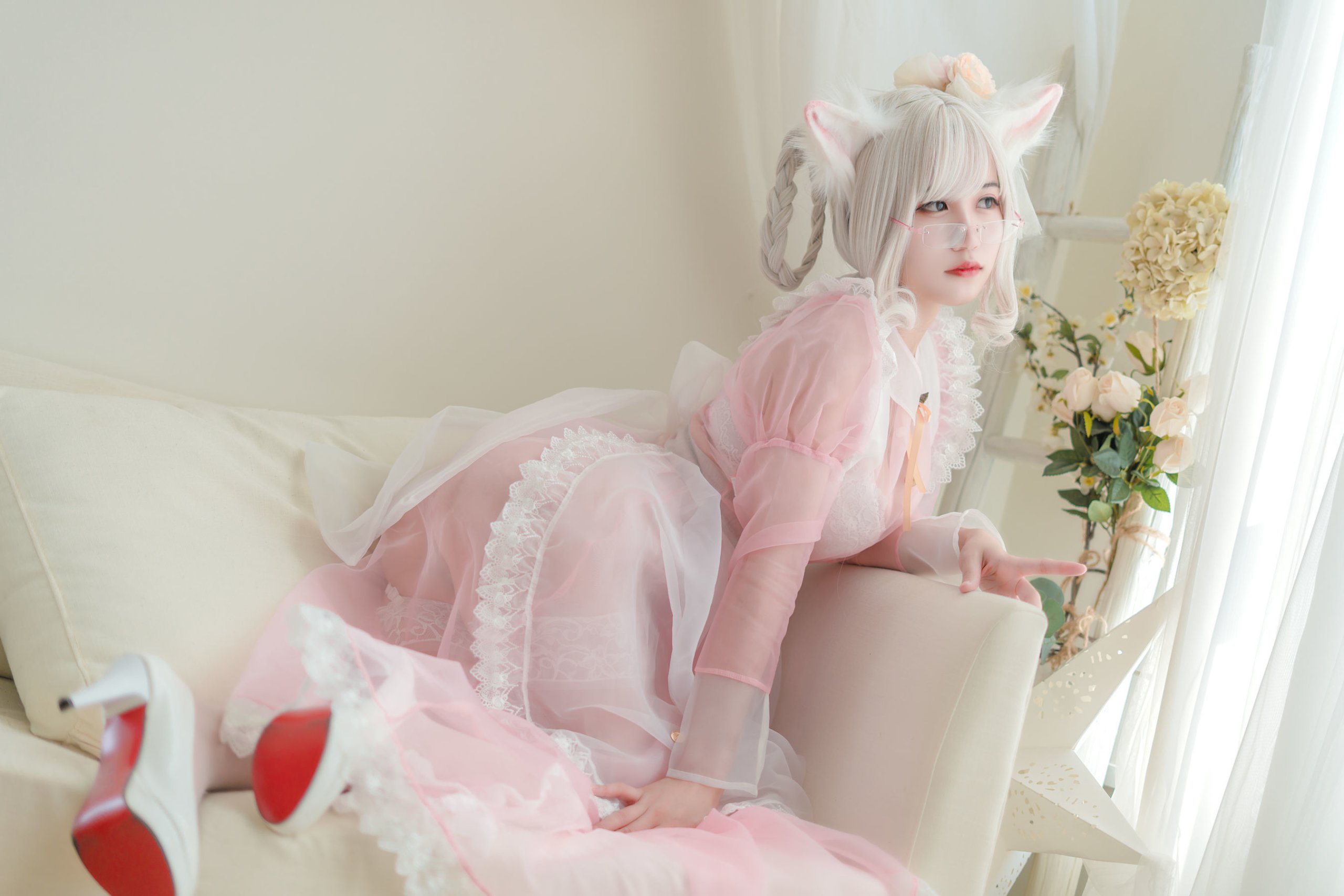 小倉千代w] 透明ピンクのメイド