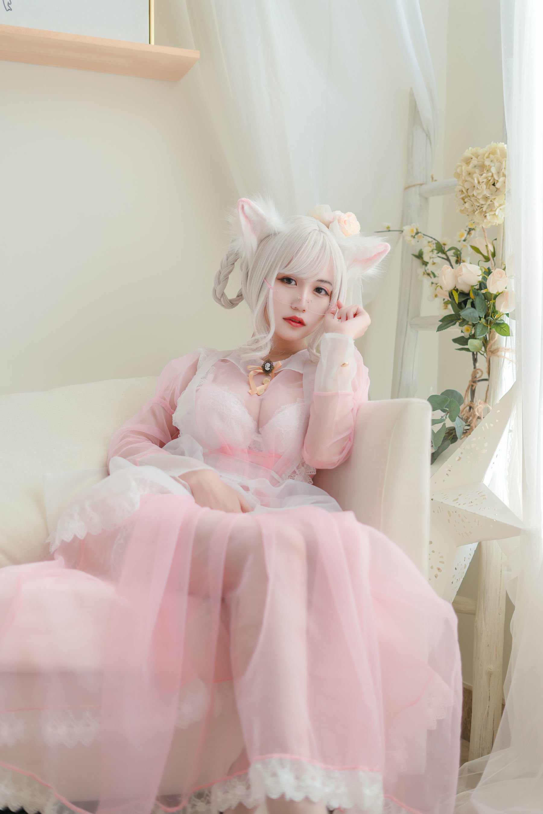 小倉千代w] 透明ピンクのメイド