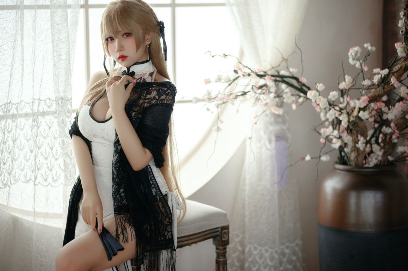 Nekota Seina Nai] Đào Chi Chiu Chiu Bạch Ngọc Mỹ Nhân