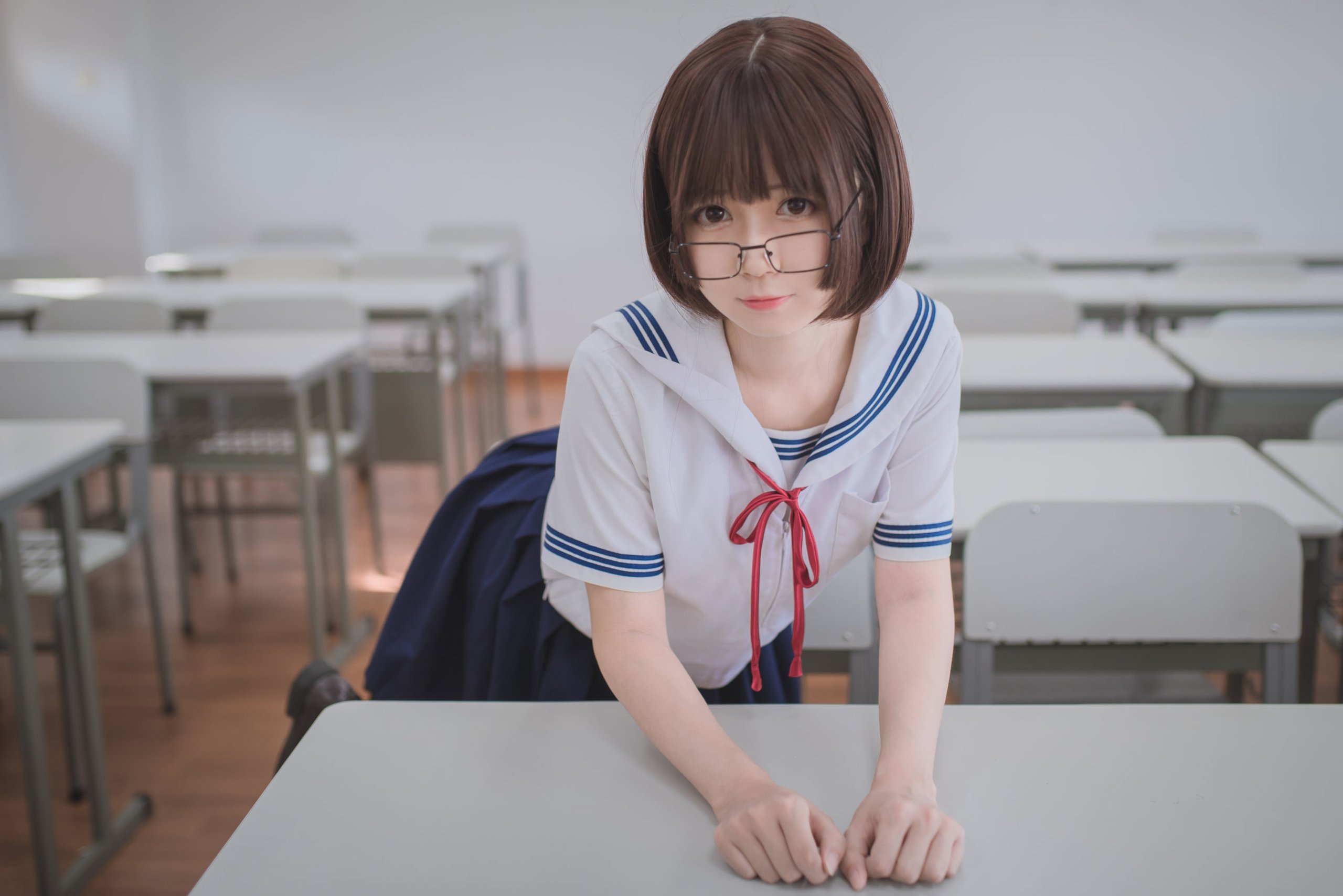 白金Saki] きのこ頭黒ストJK