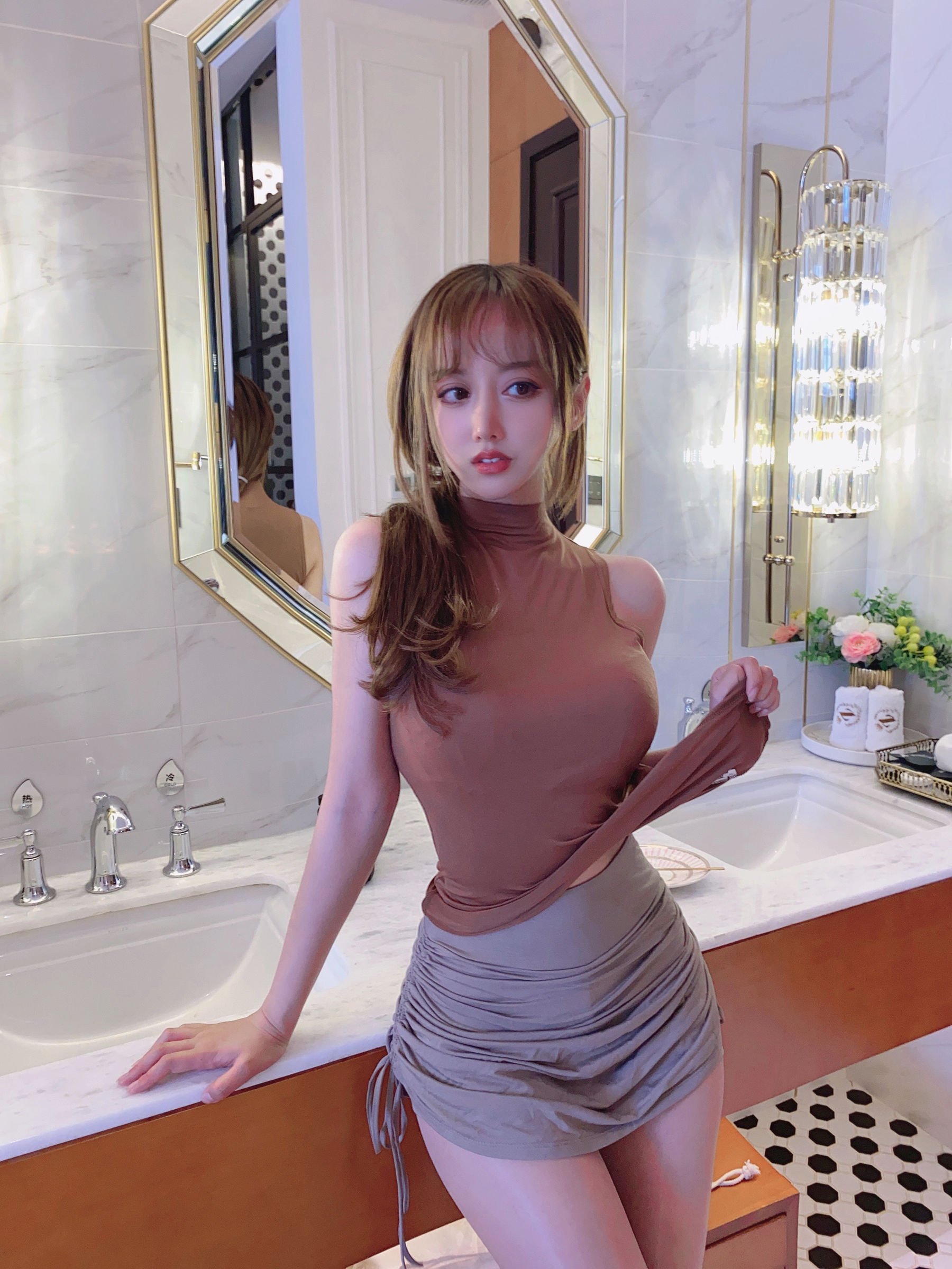Quả Hạn Mi Tiên Tiên Miêu] Bộ ảnh series quyến rũ của thiếu phụ mặc tất