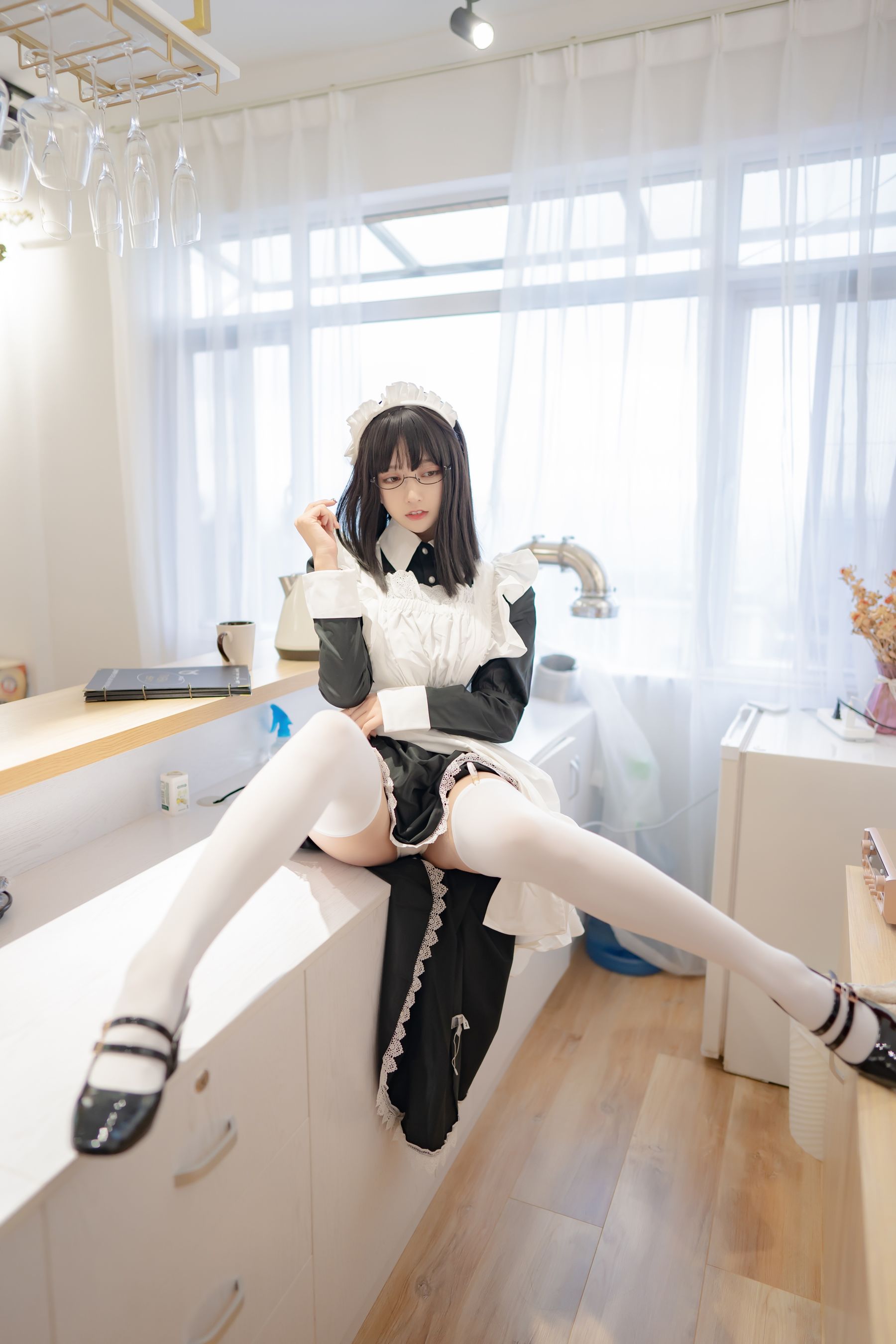 カコミセンレンニャ] メイドのロングスカート