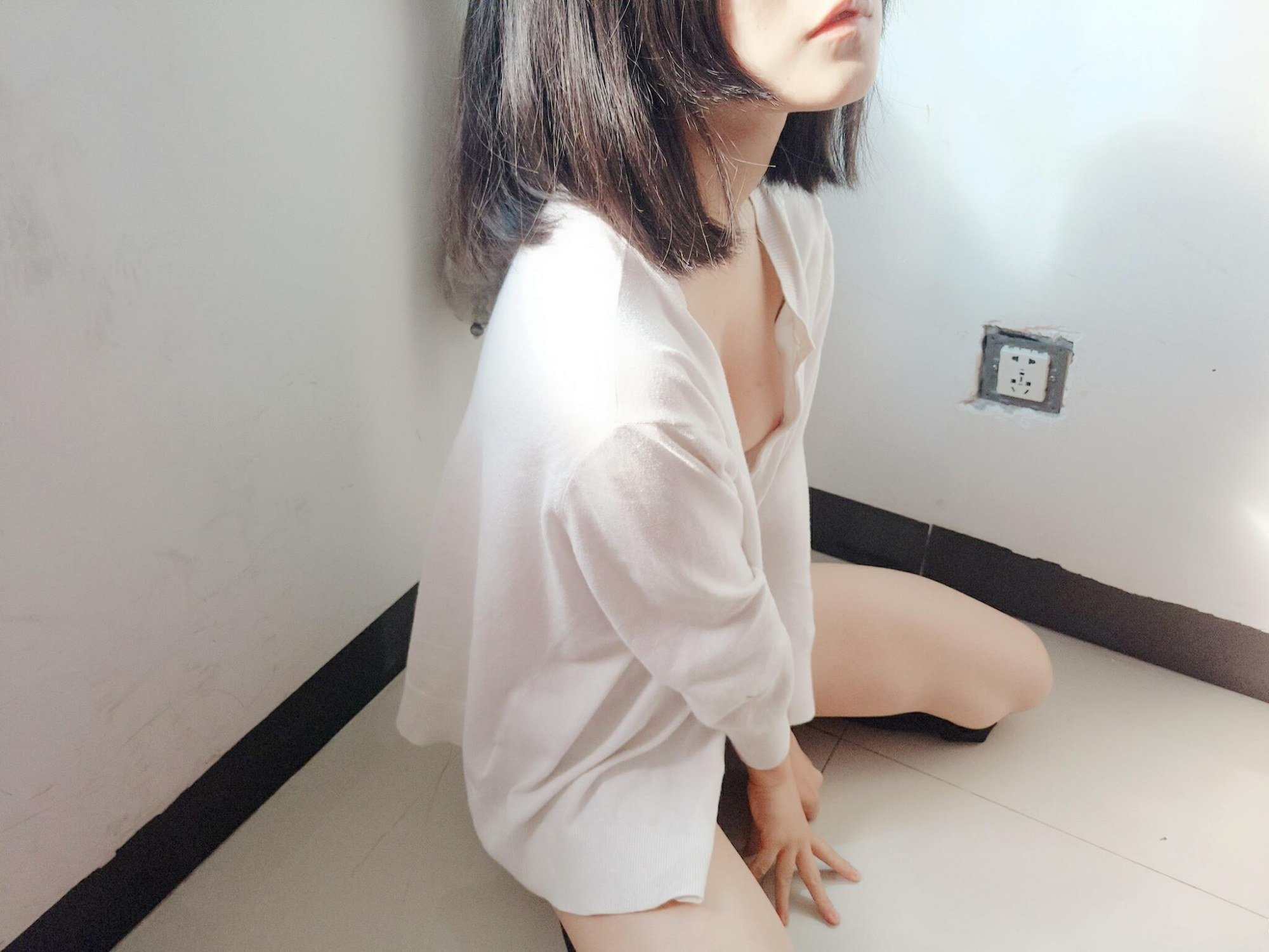 黑川鶴子] 白色制服
