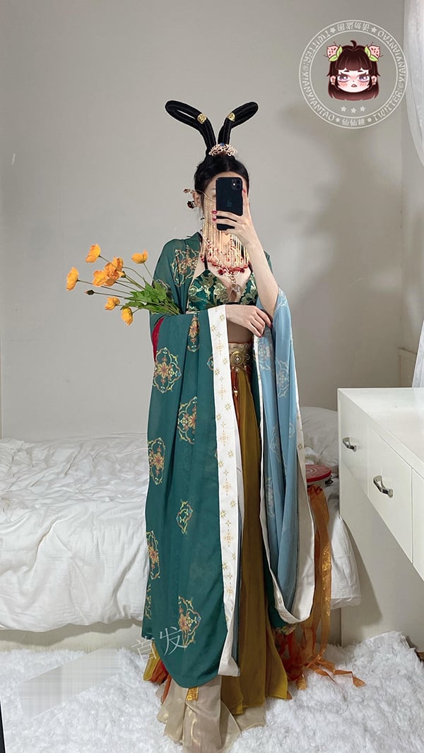 Tiên Tiên Đào - Nữ Phục Bạch Sợi + Đôn Hoàng Tiên Nữ