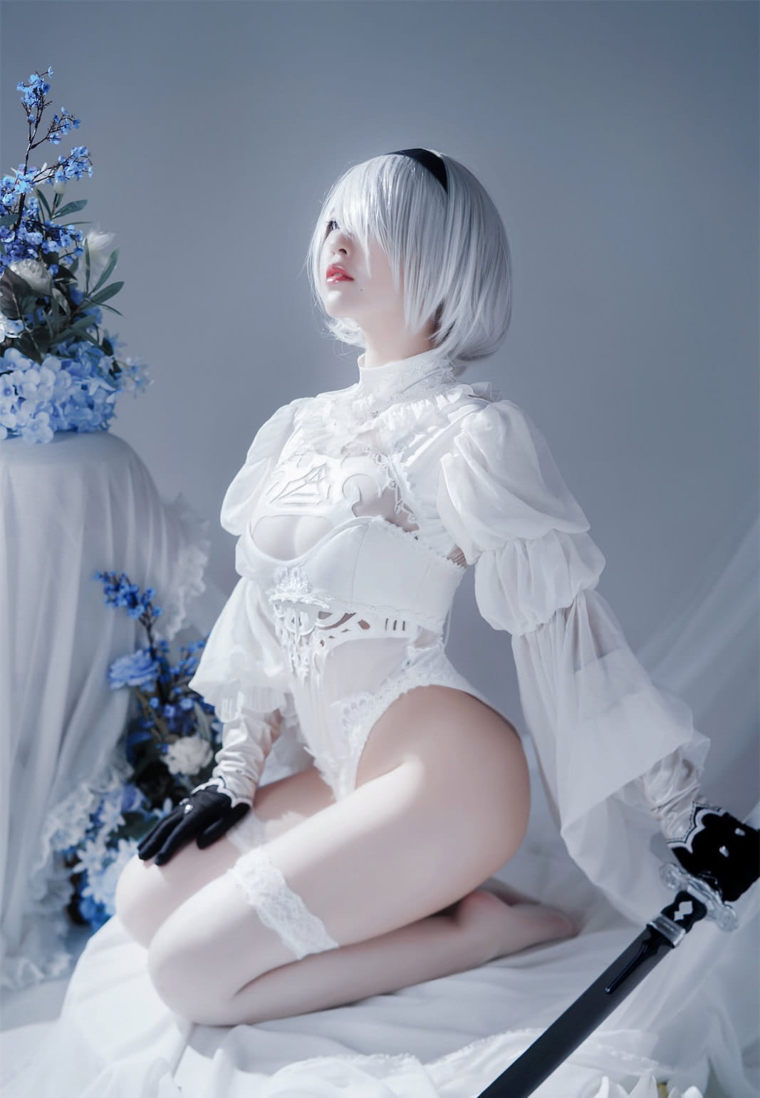 Ban Ban Zi Cosplay 2B Nier Automata Váy Trắng 51P