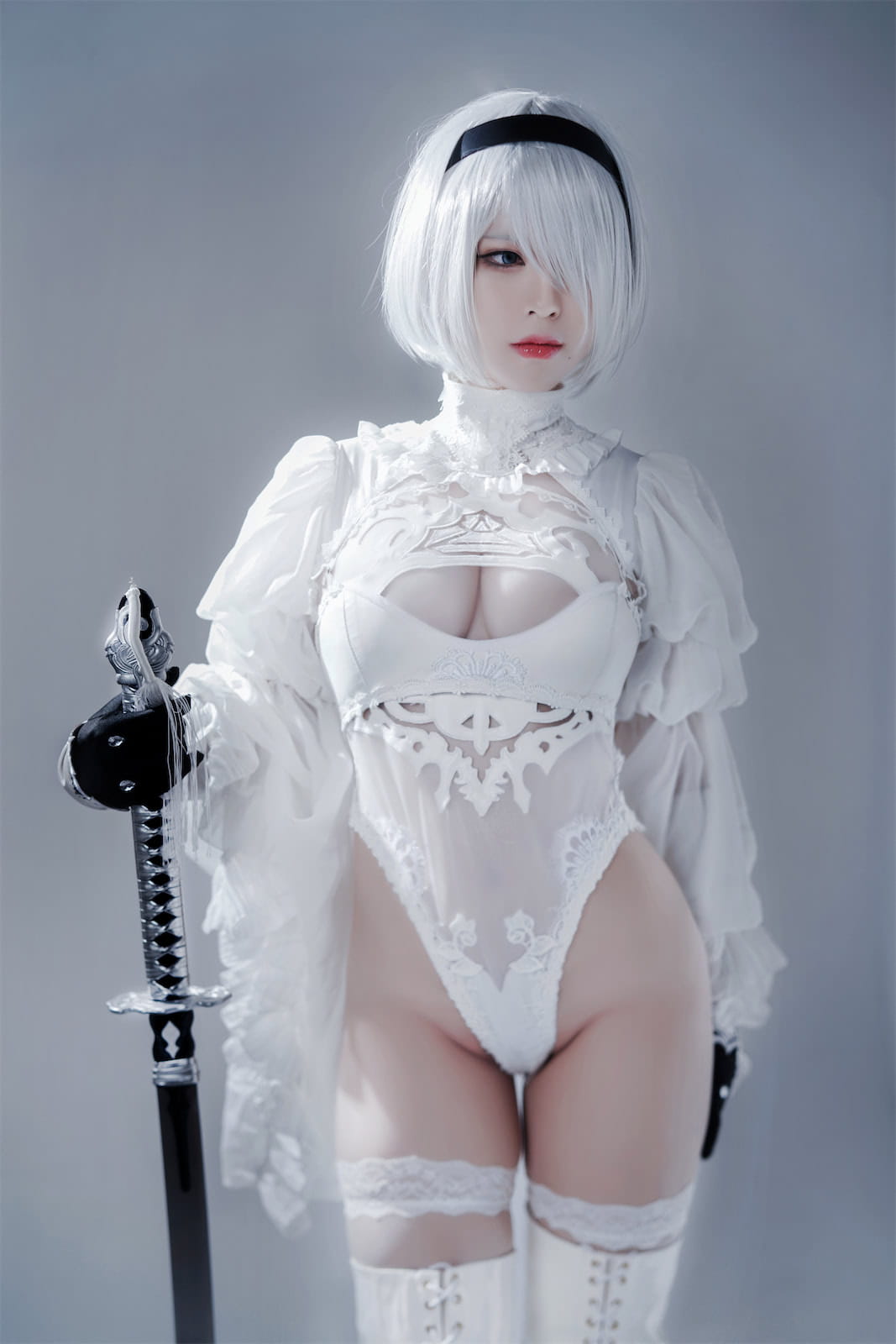 Ban Ban Zi Cosplay 2B Nier Automata Váy Trắng 51P