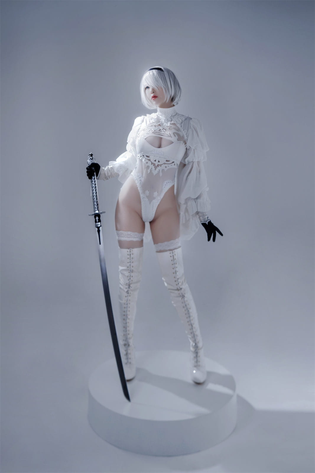 Ban Ban Zi Cosplay 2B Nier Automata Váy Trắng 51P