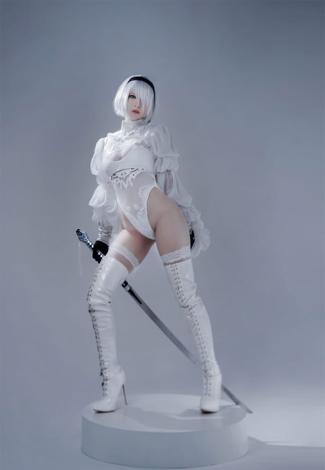 Ban Ban Zi Cosplay 2B Nier Automata Váy Trắng 51P