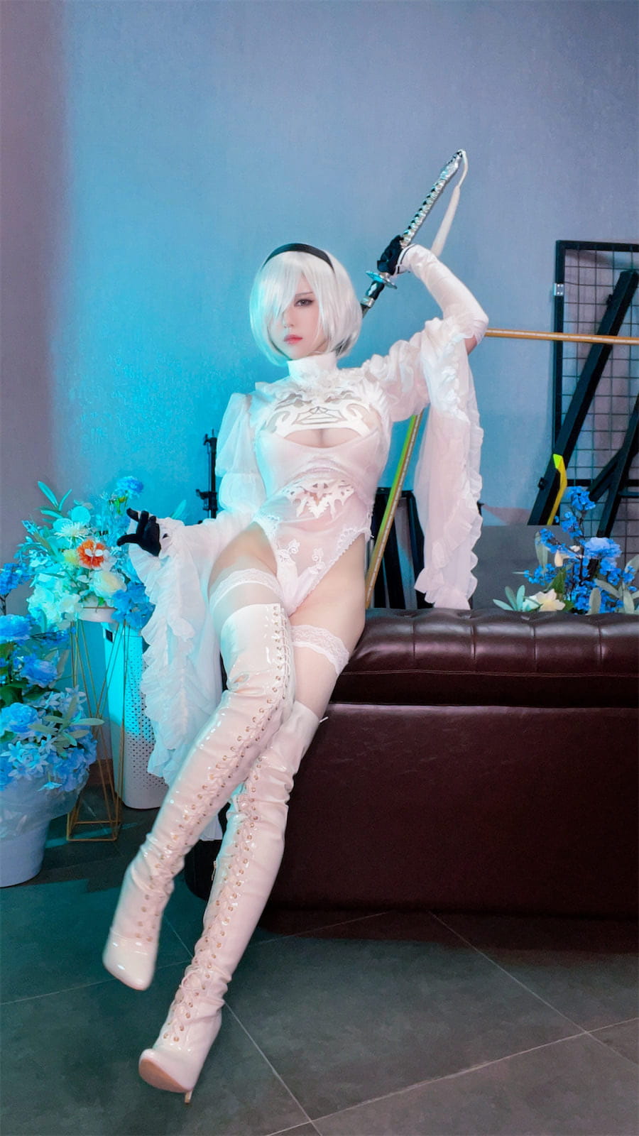 Ban Ban Zi Cosplay 2B Nier Automata Váy Trắng 51P