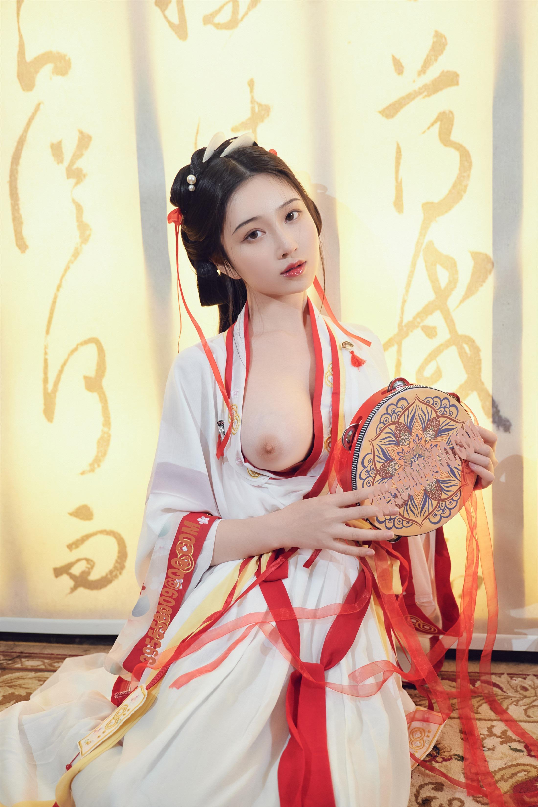 Nian Nian - Ru Meng Ling 40 Pages