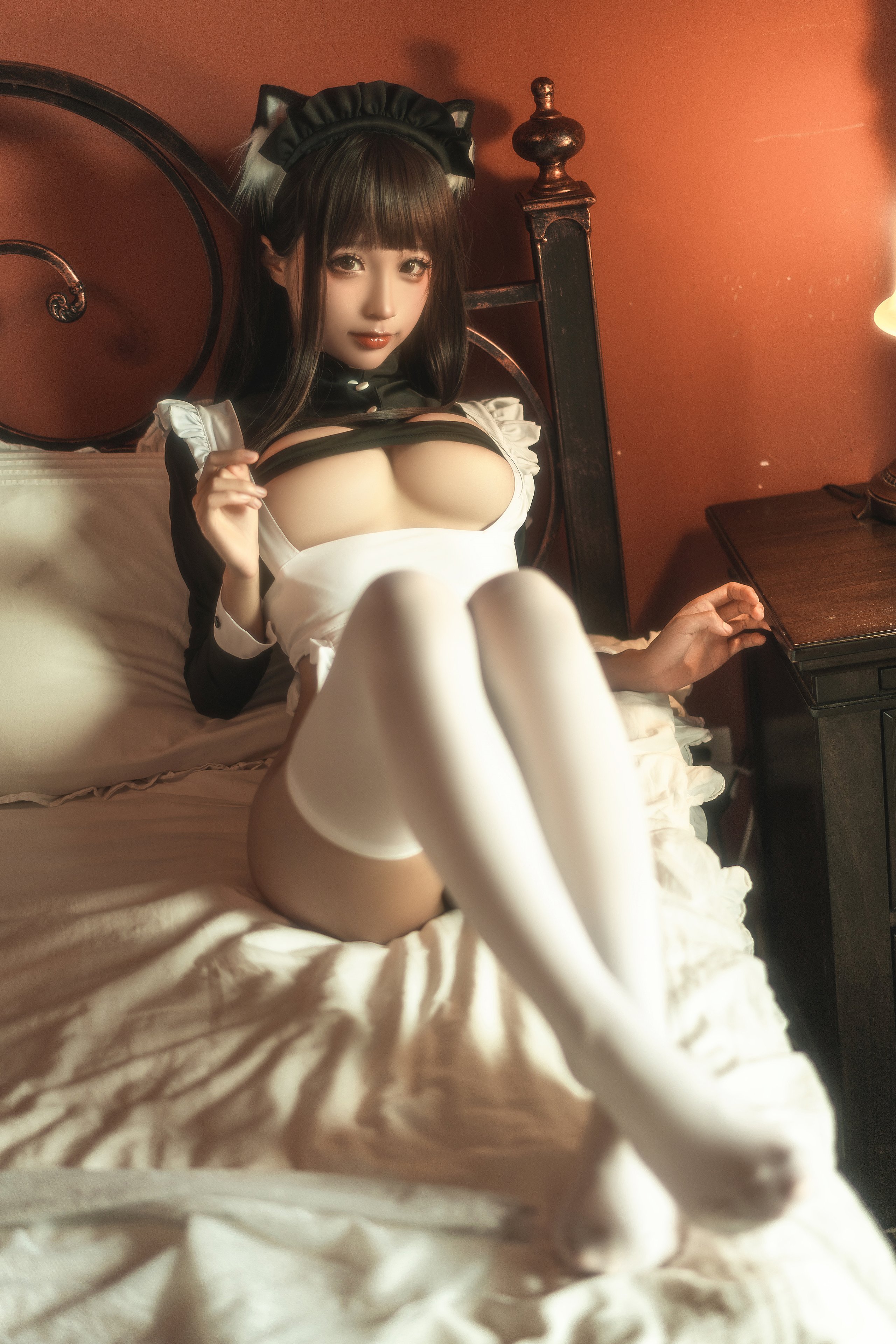 Chun Mo Mo - Maid