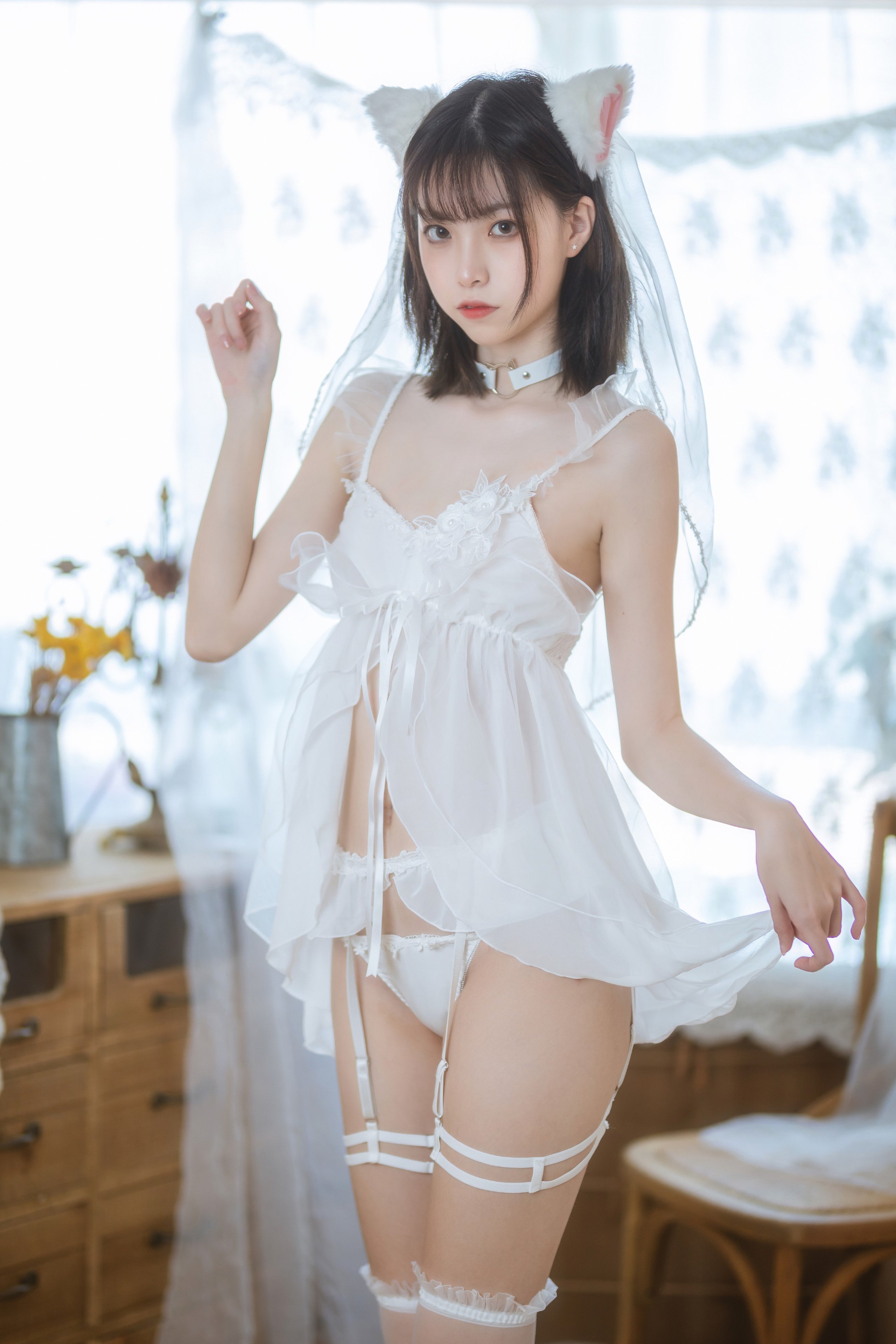 Hứa Lam LAN - Thiếu nữ váy trắng