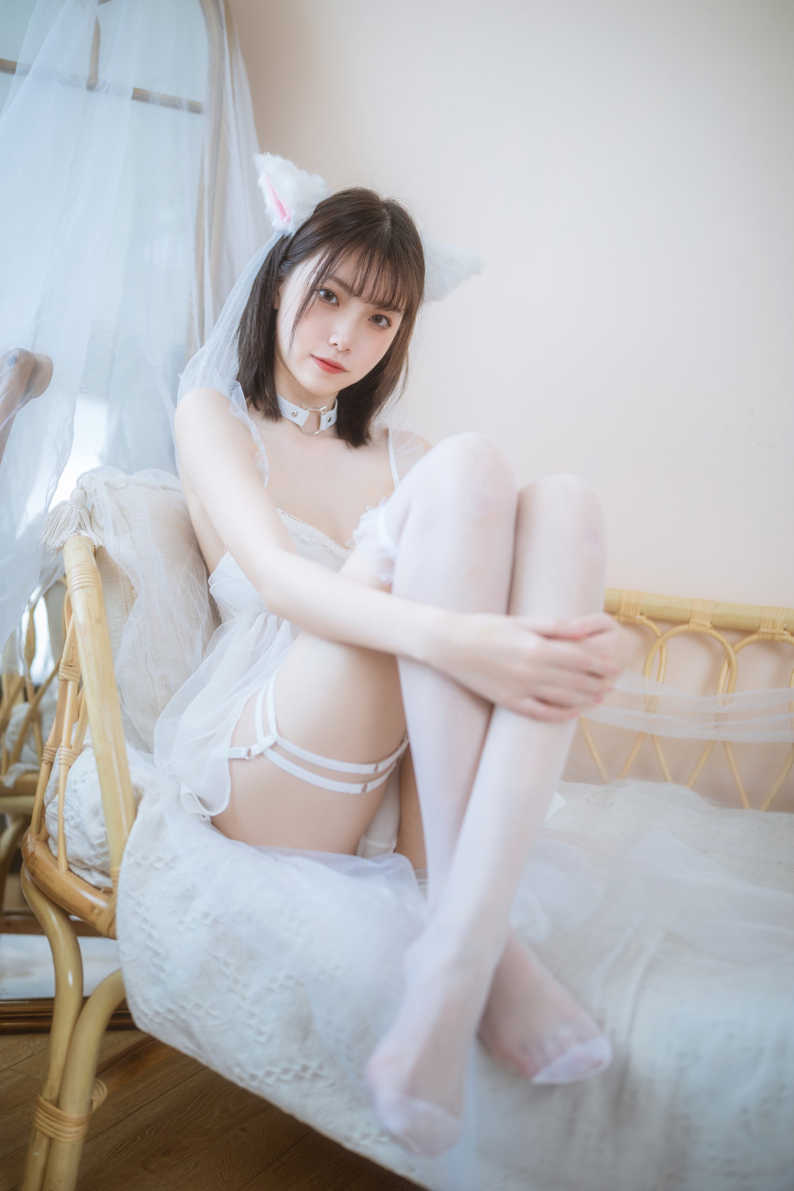 Hứa Lam LAN - Thiếu nữ váy trắng