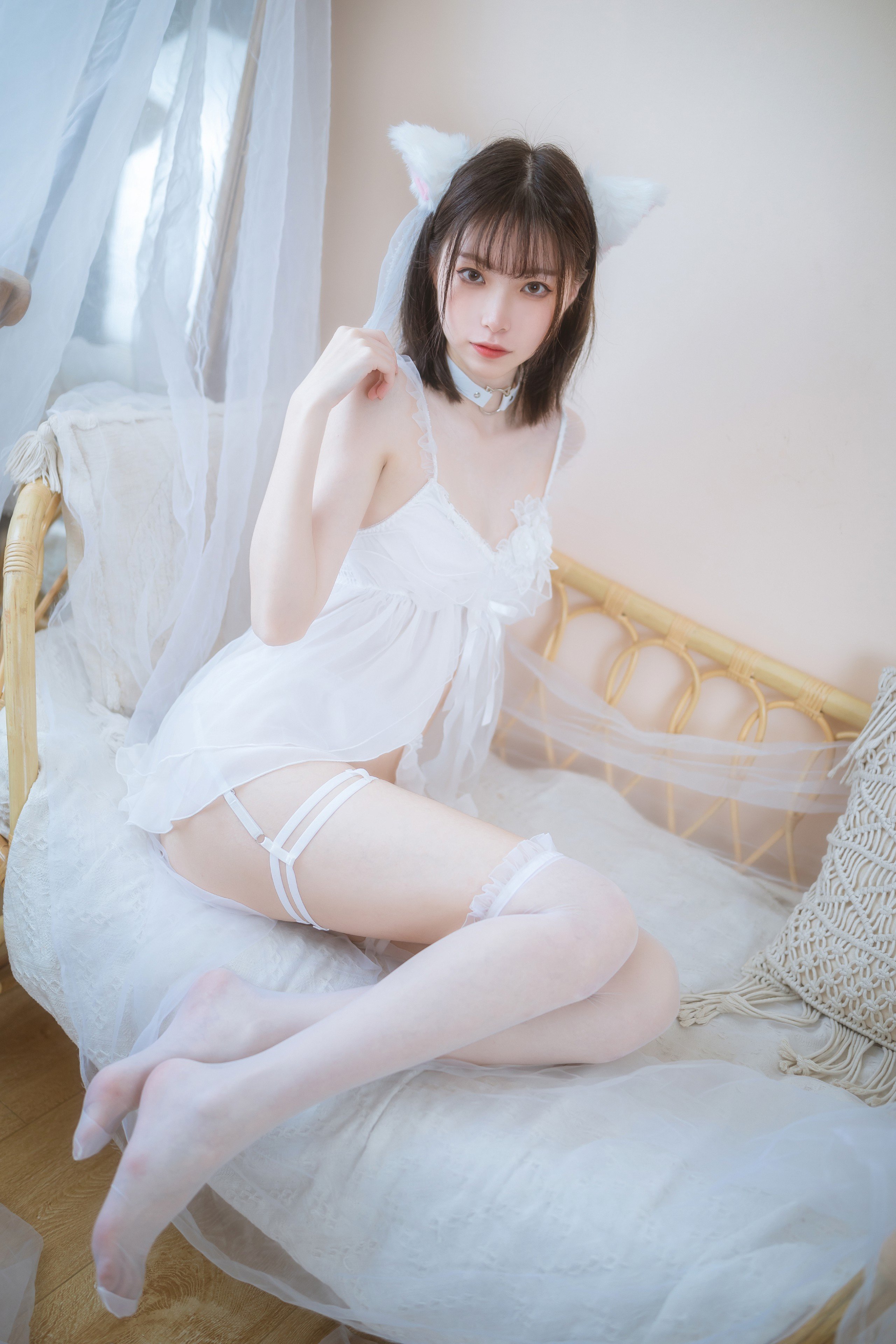 Hứa Lam LAN - Thiếu nữ váy trắng