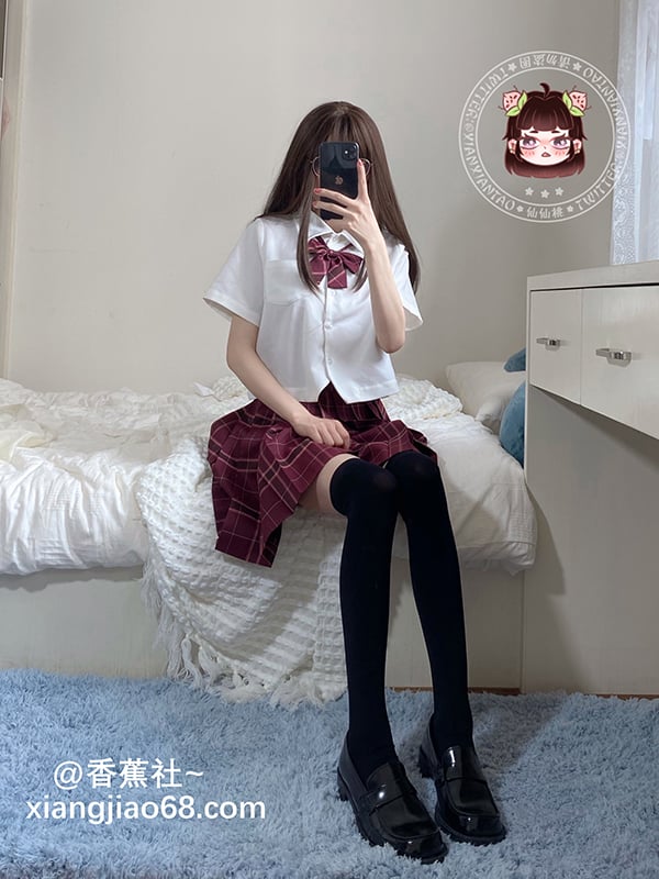 仙仙桃（JK+紫のスカート）