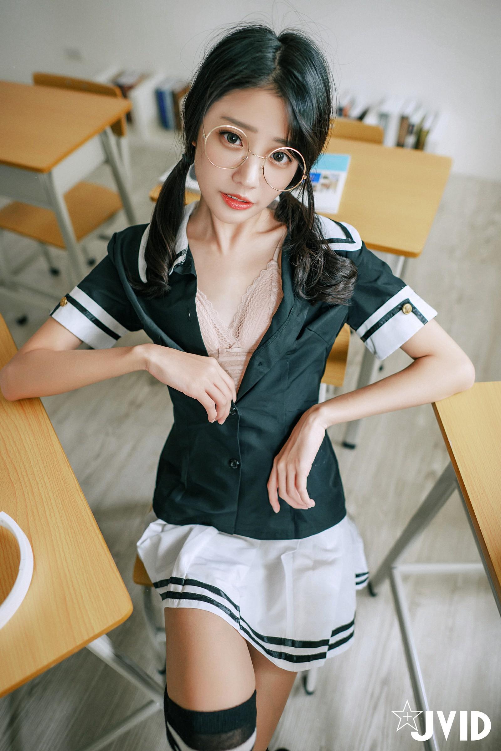 Yến Yến - Sự cám dỗ của cô gái học sinh ngọt ngào (P)