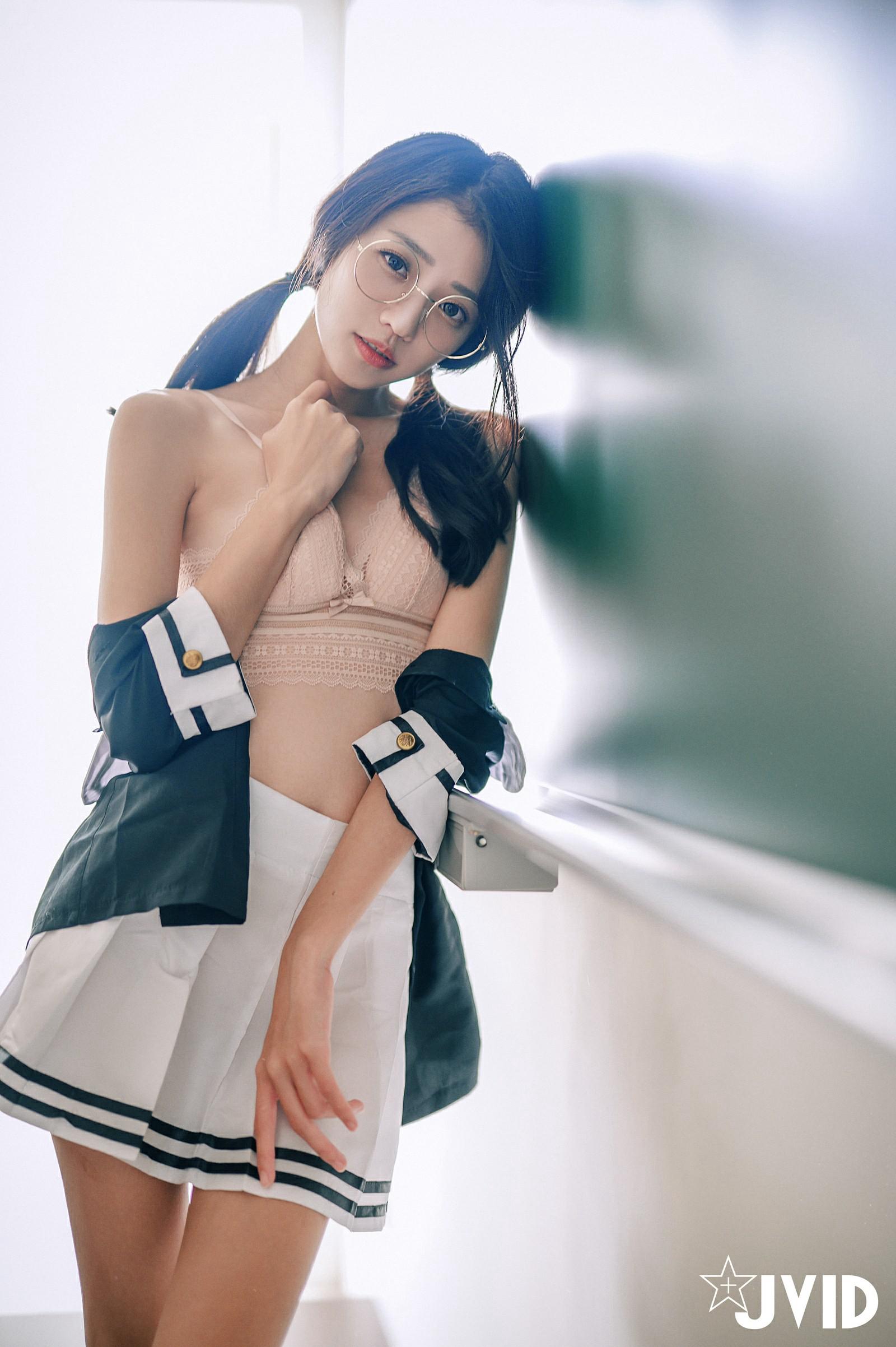 ヤンヤン - 甘い女子高生の誘惑 (P)