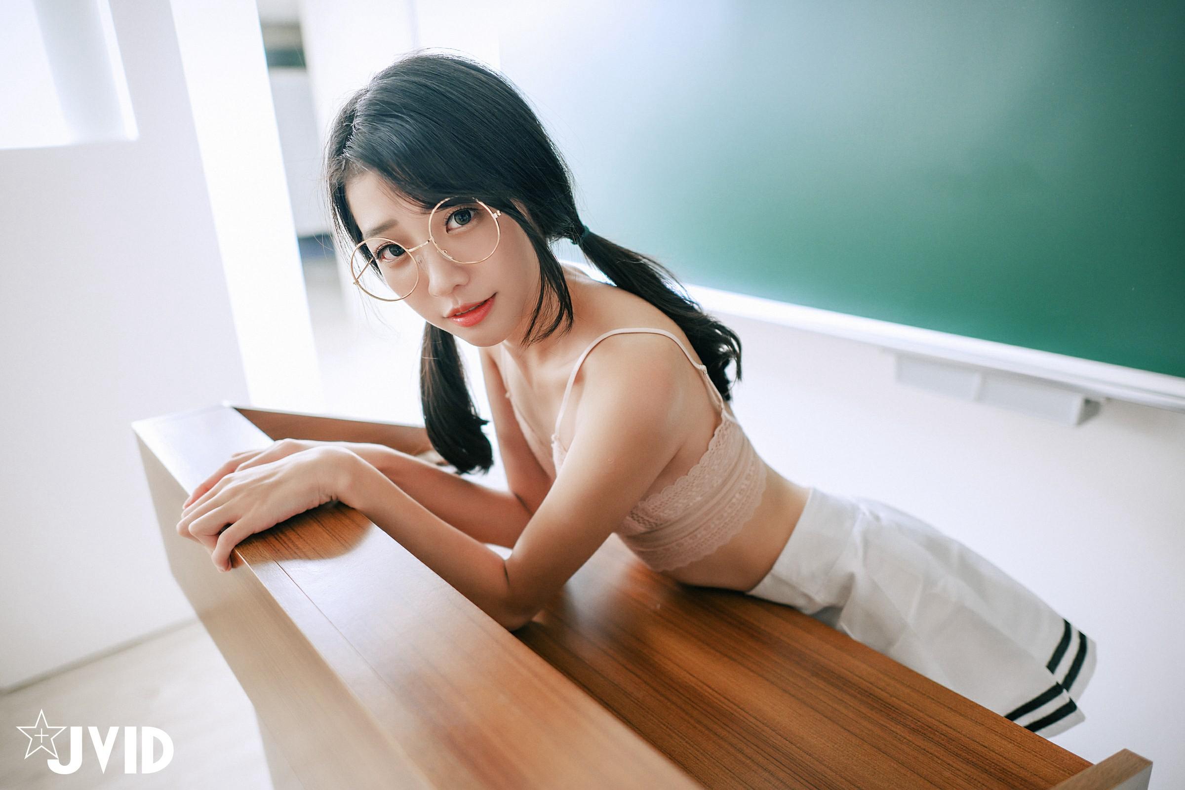 ヤンヤン - 甘い女子高生の誘惑 (P)