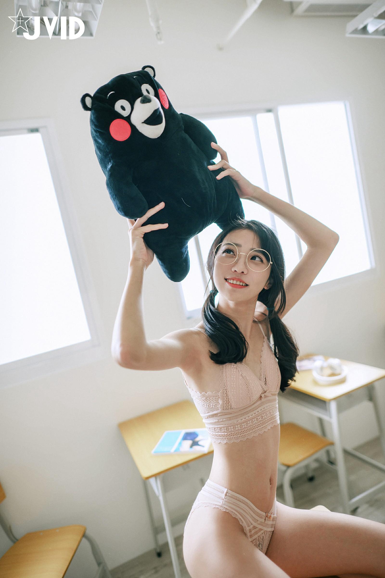 ヤンヤン - 甘い女子高生の誘惑 (P)