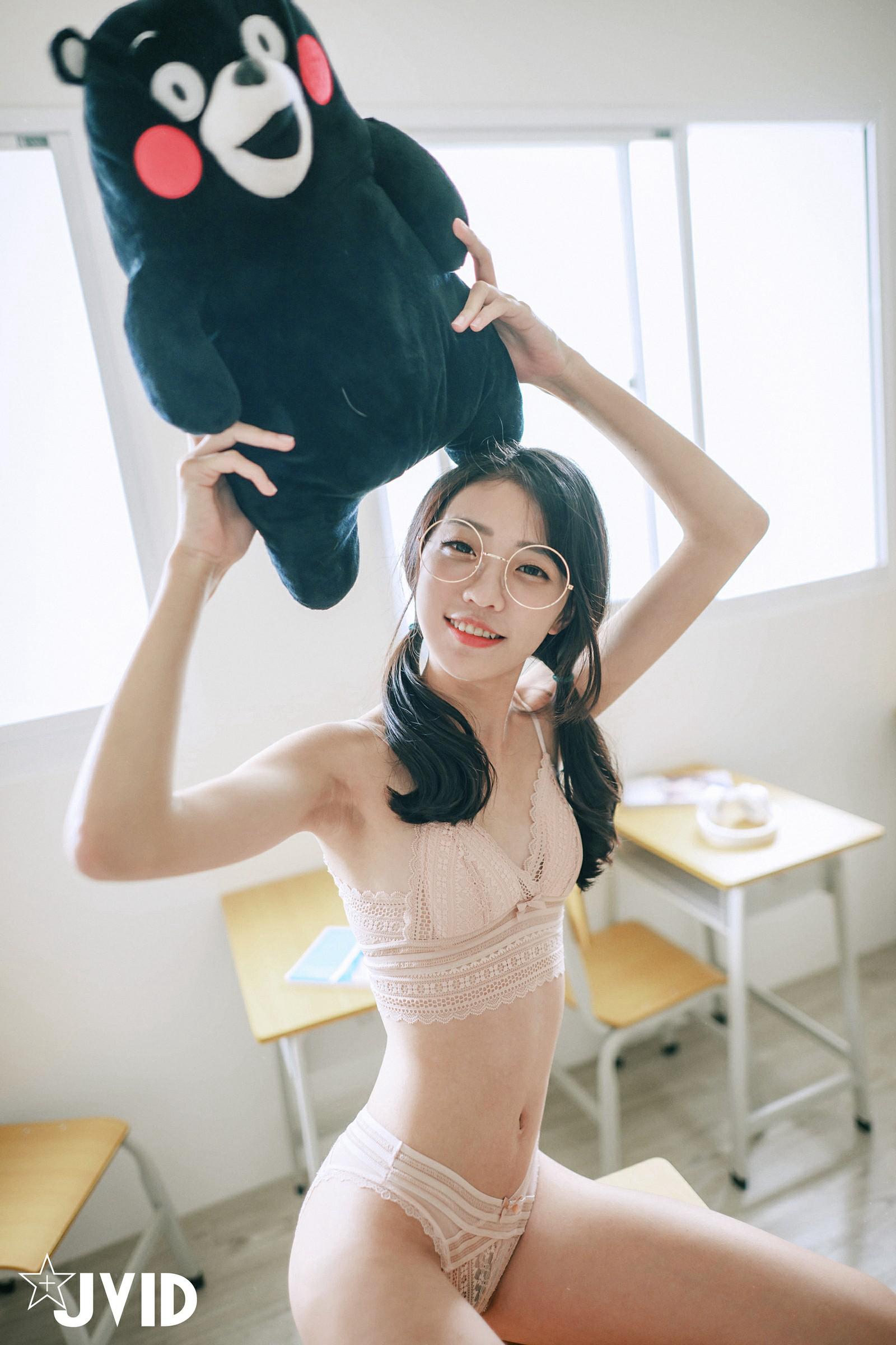 ヤンヤン - 甘い女子高生の誘惑 (P)