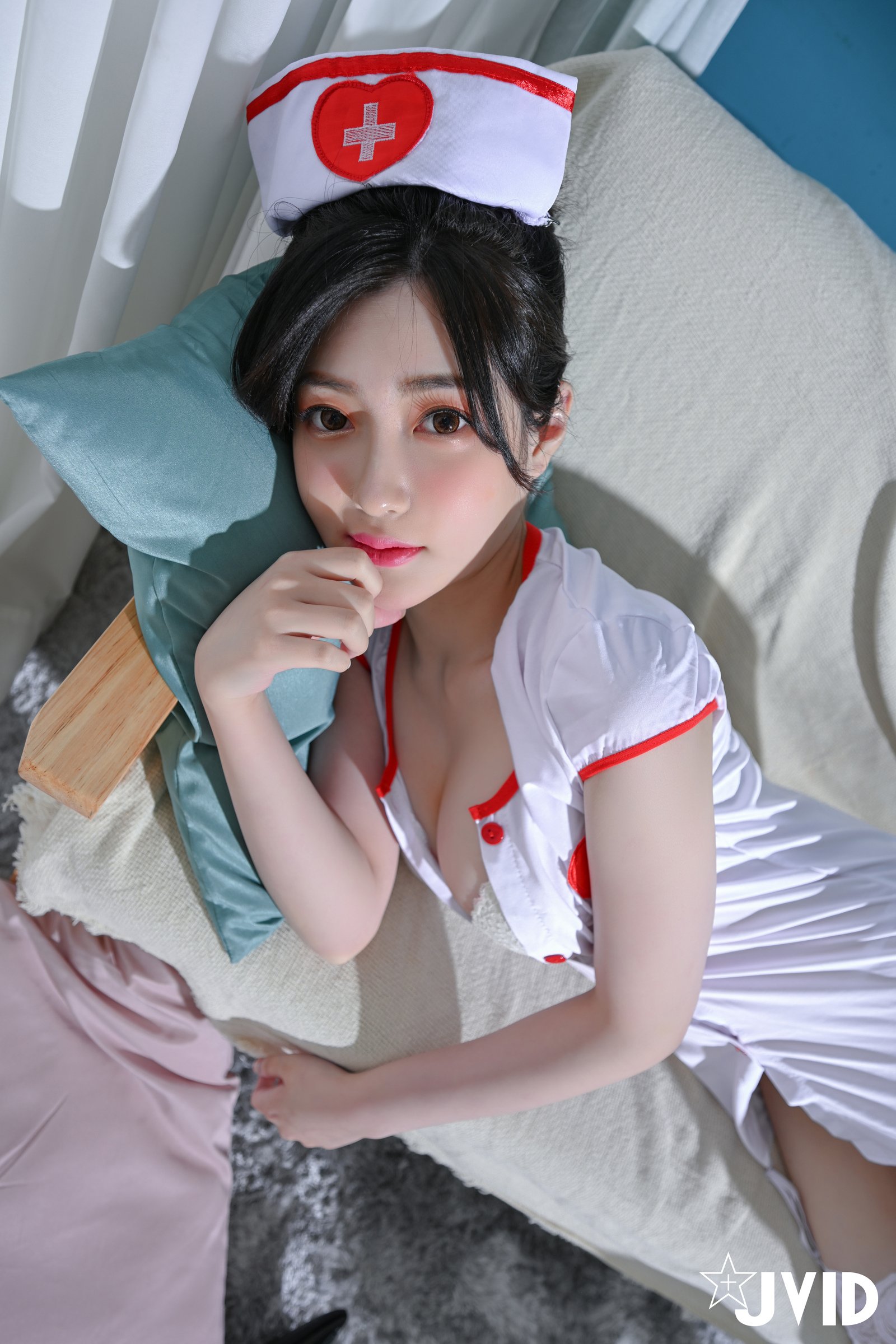 리나-제비드_버릇없는 간호사 (A)