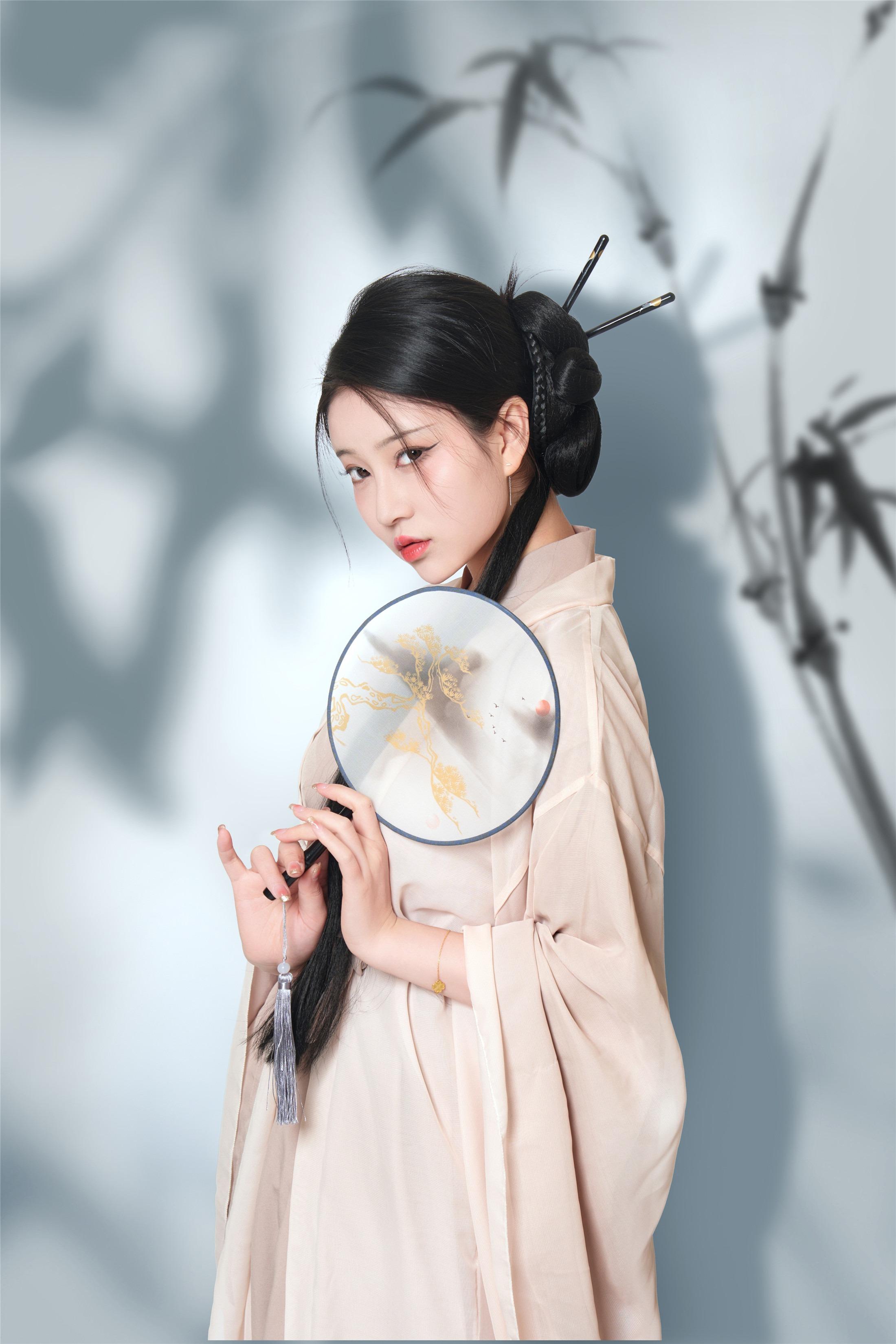 Niên Niên - Thanh Tơ + Điểm Giáng Thùy 66P