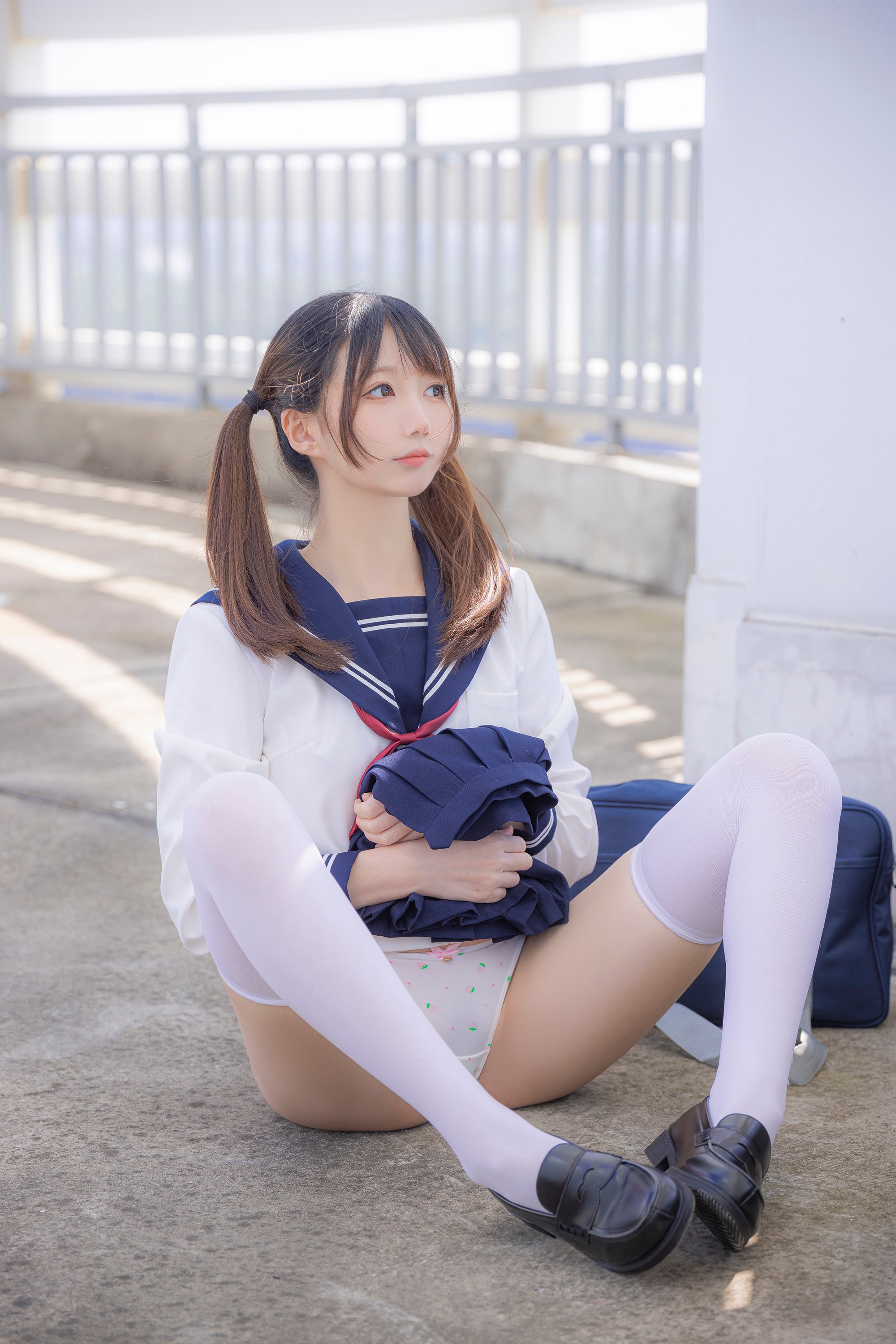 Nagisa魔物喵] Sự phơi bày của JK-chan trên sân thượng