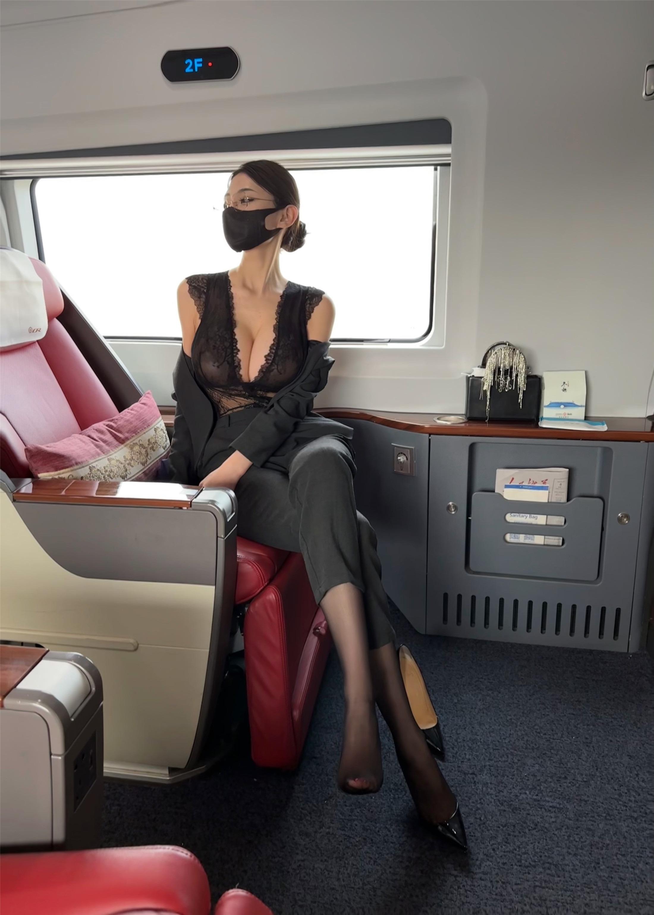 Dearie blushes - the stunning 69P on the high-speed train