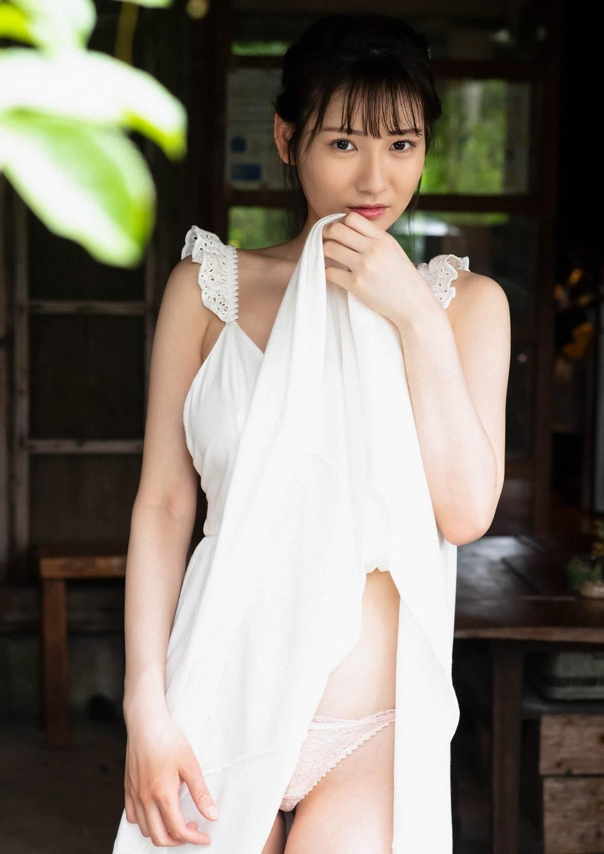 山手梨愛 ファースト写真集 【リア】 112P