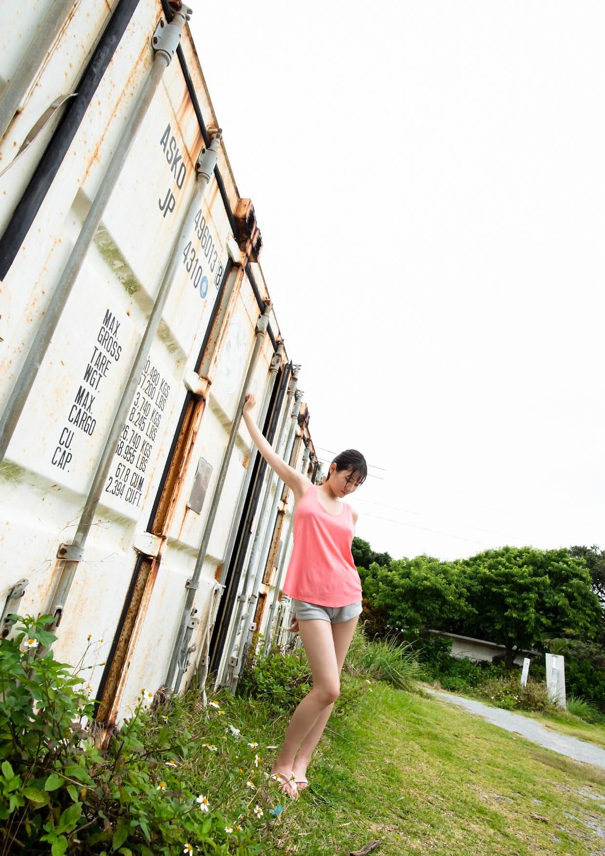 山手梨愛 1st写真集⎾Ria⏌112P