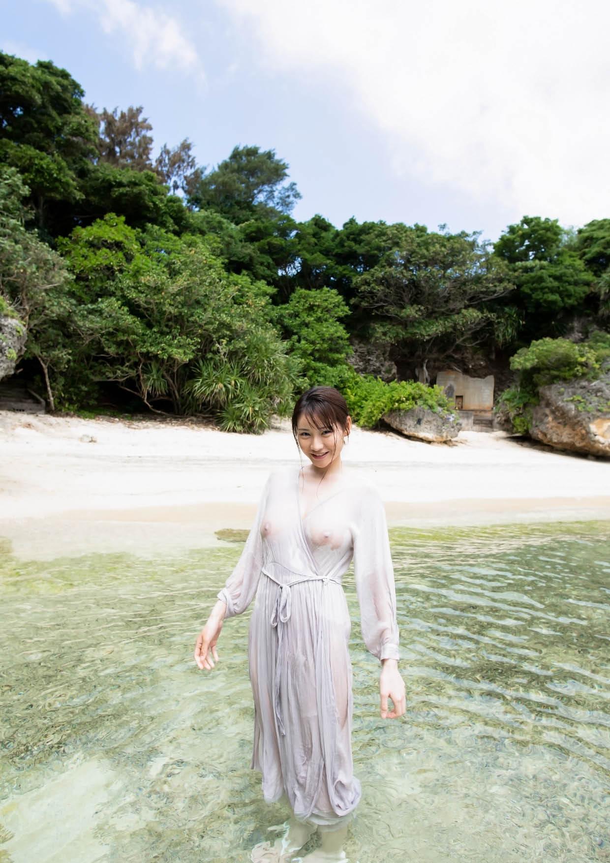 山手梨愛 1st写真集⎾Ria⏌112P