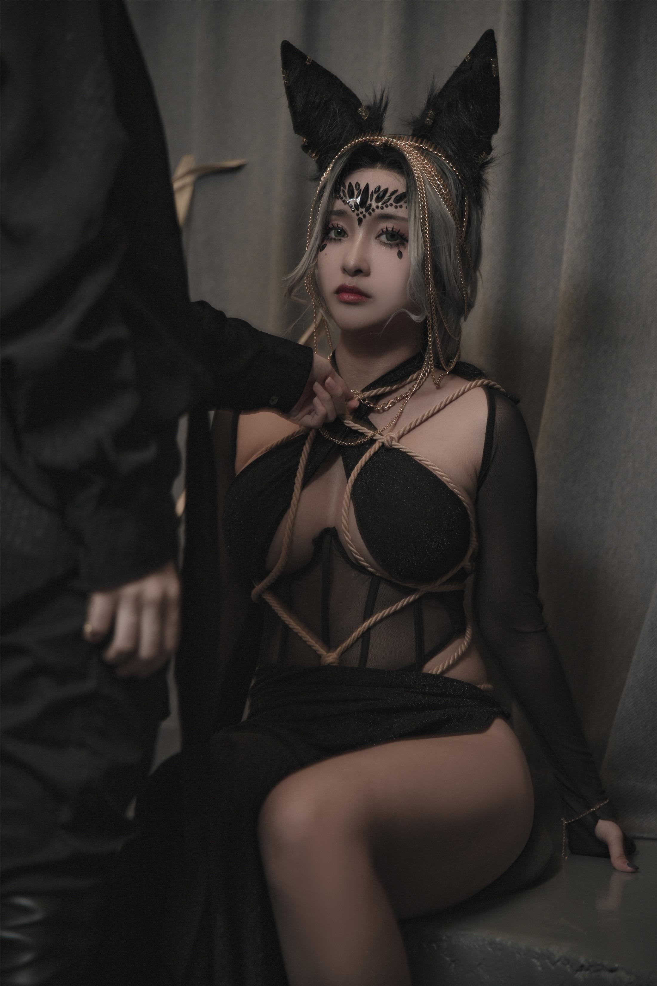 Luo Li  belle SAMA Wolf Girl - The Training of the Wolf Woman 130P