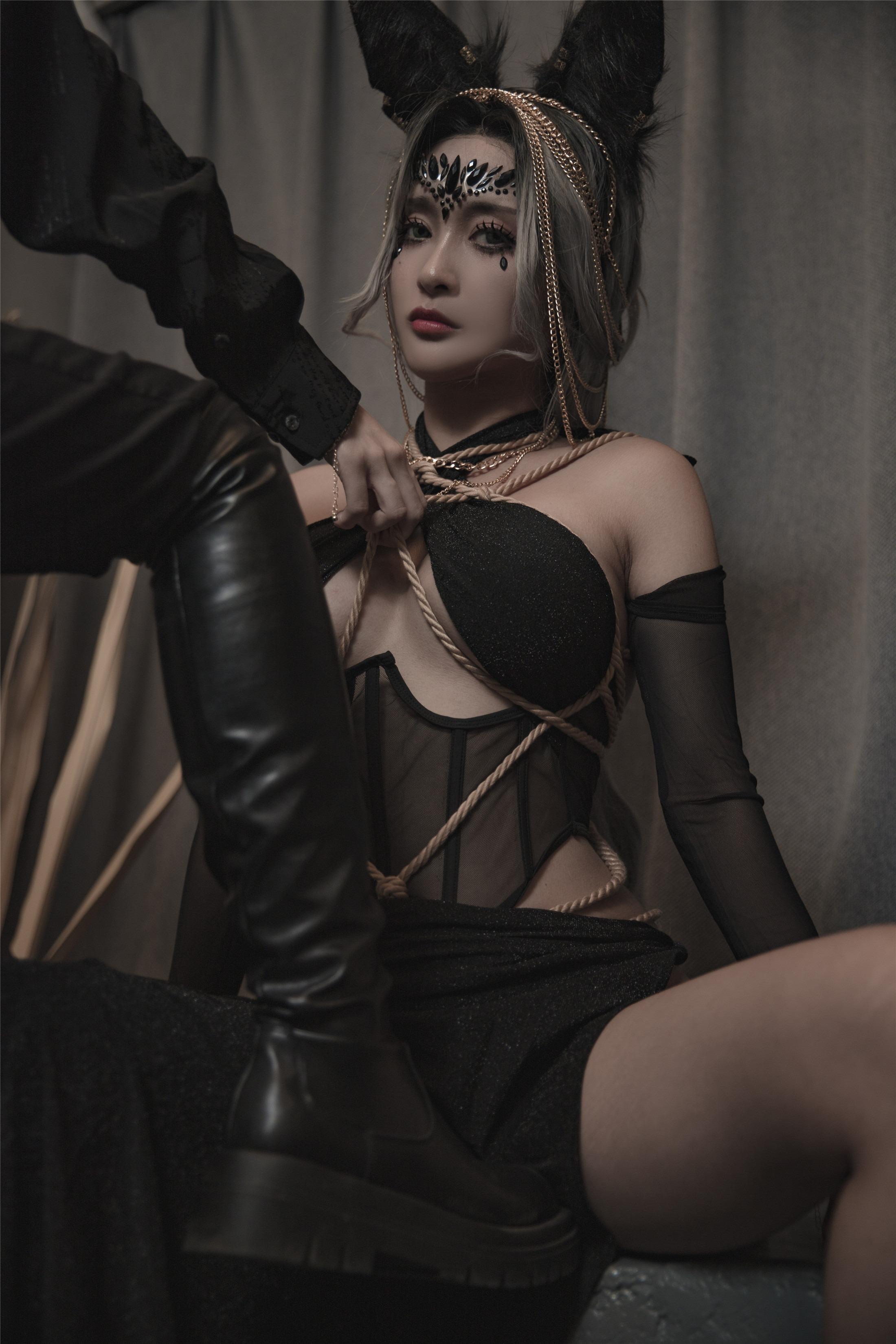 Luo Li  belle SAMA Wolf Girl - The Training of the Wolf Woman 130P