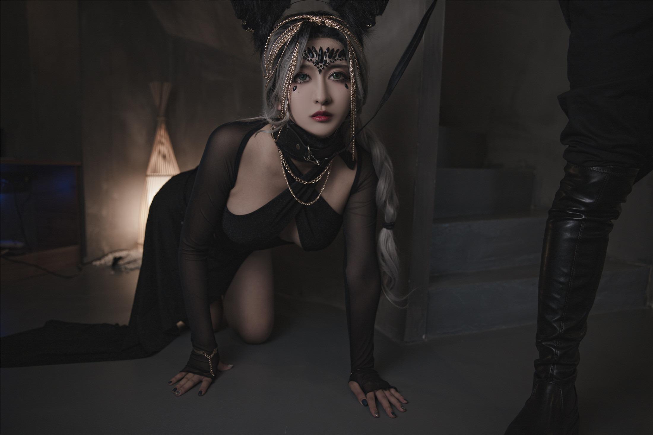 Luo Li  belle SAMA Wolf Girl - The Training of the Wolf Woman 130P