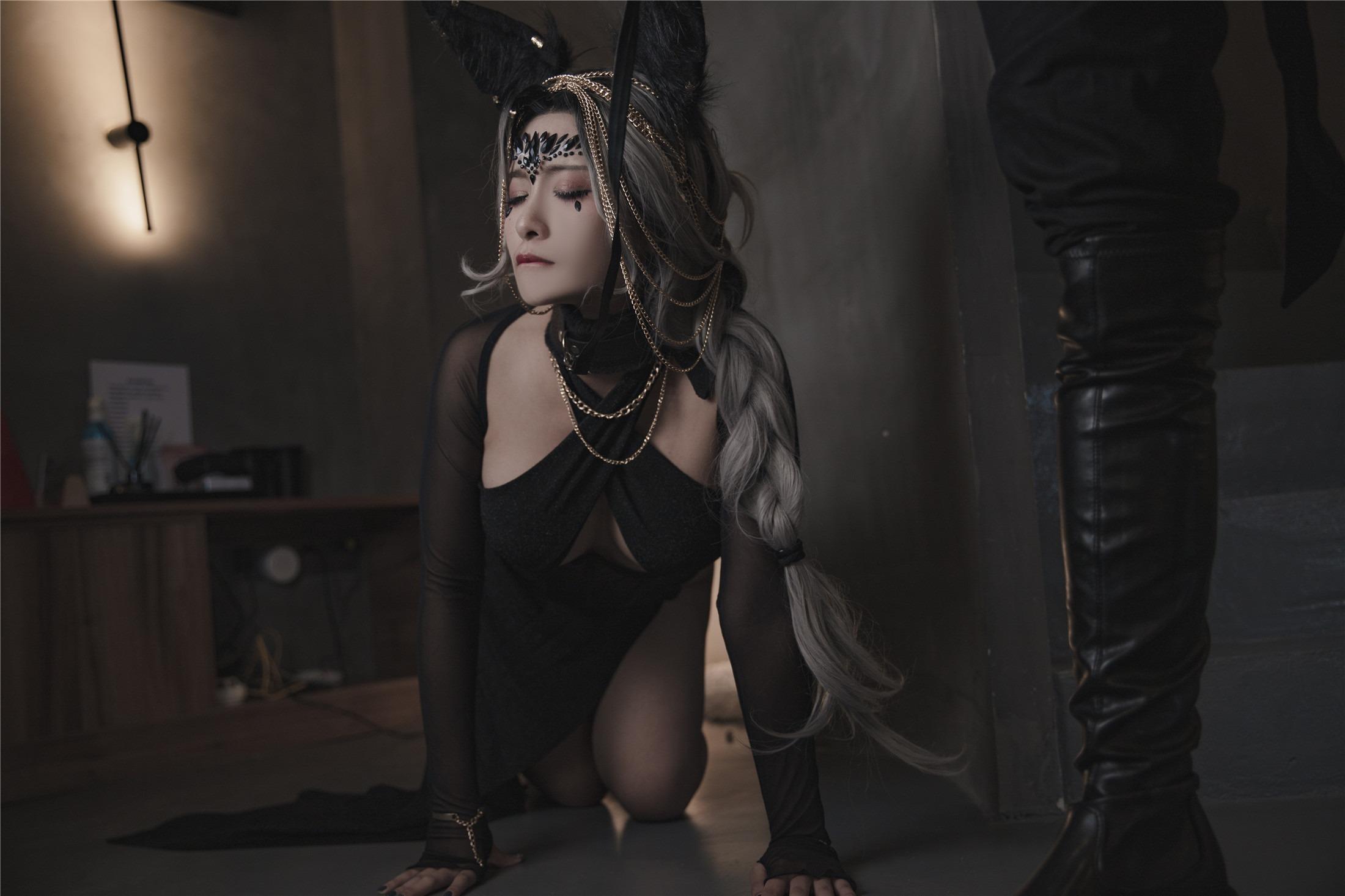 Luo Li  belle SAMA Wolf Girl - The Training of the Wolf Woman 130P