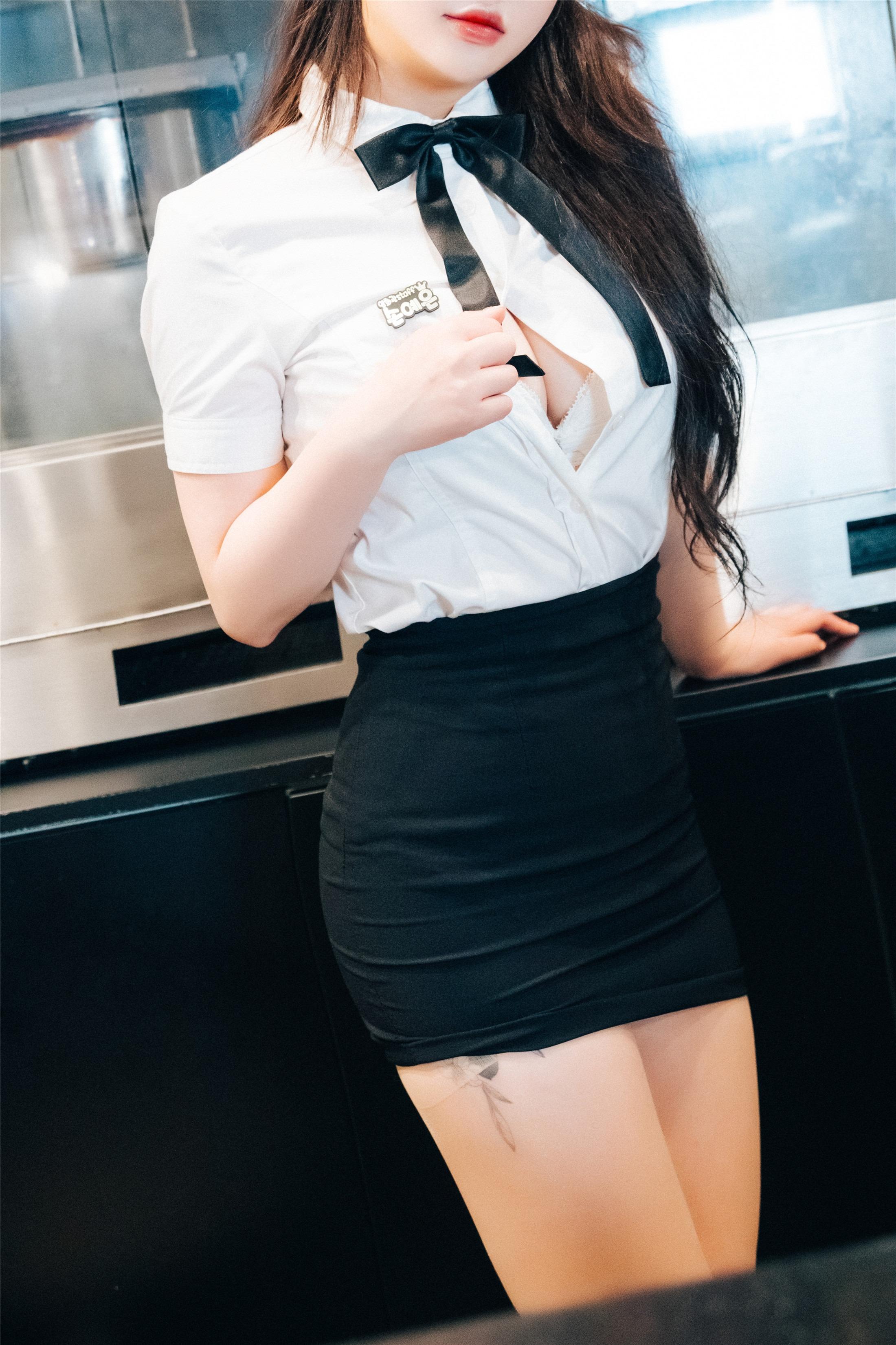 Loozy] Son Ye-Eun - Cô Gái Vé 120P