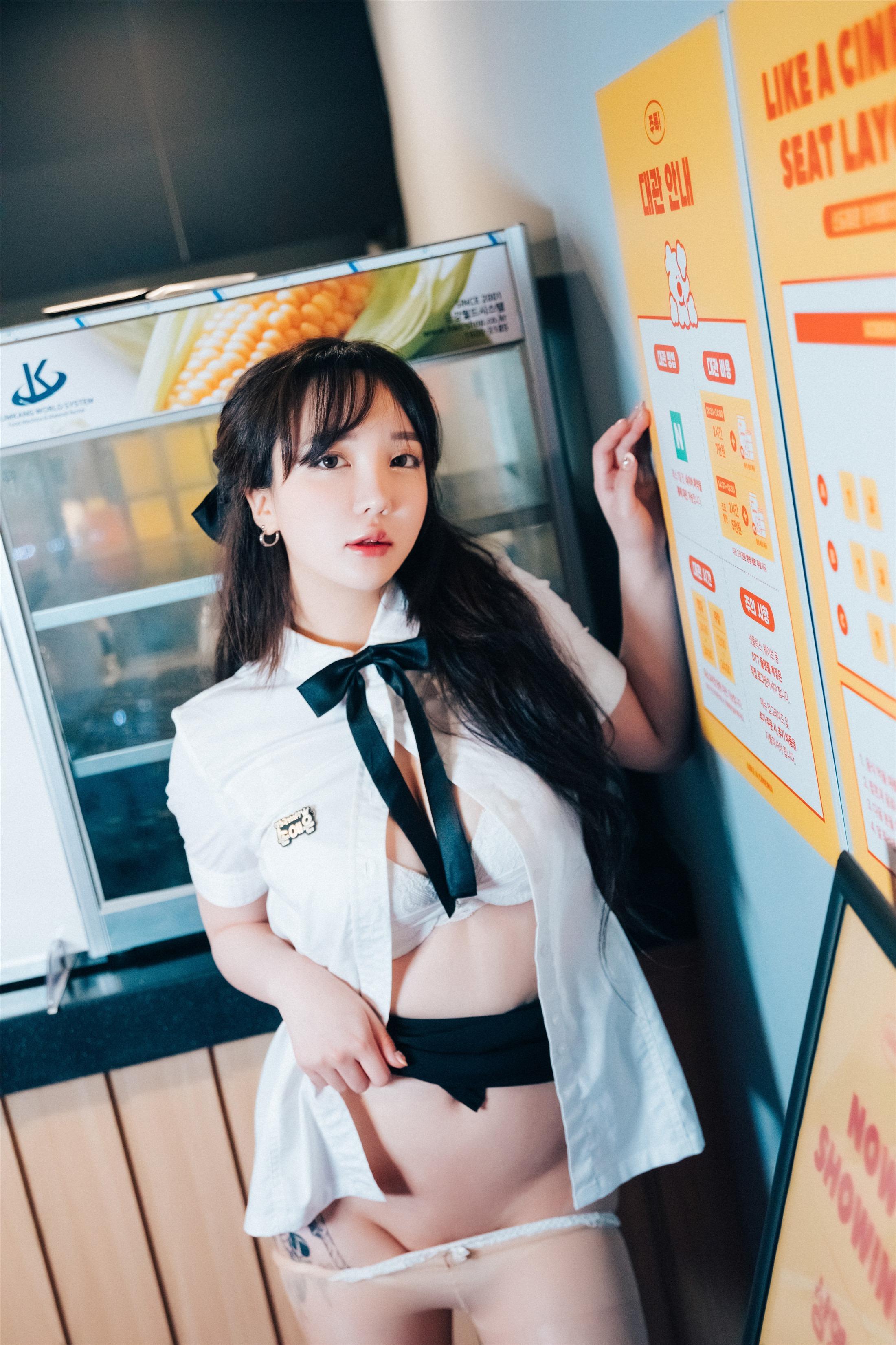 [Loozy] Son Ye-Eun (손예은) - Ticket Girl 120P