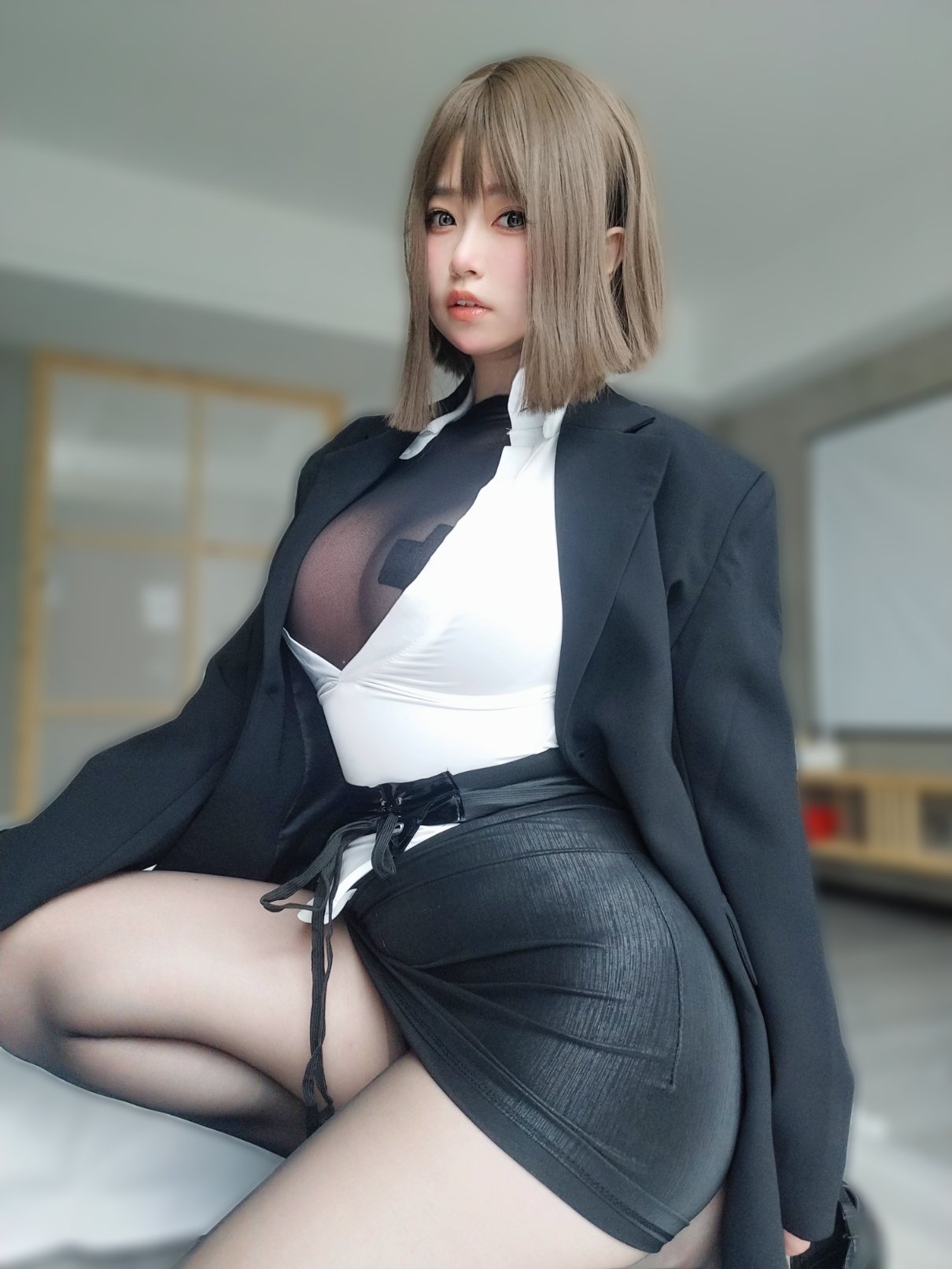 Female Lead K NO.006: The Bold Secretary